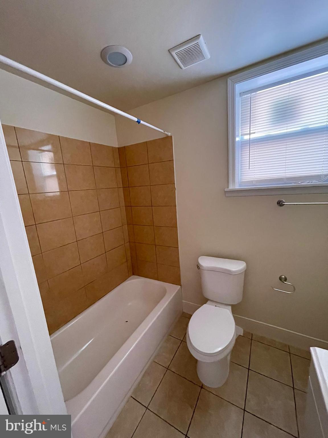 BROADWAY EAST - Residential Income