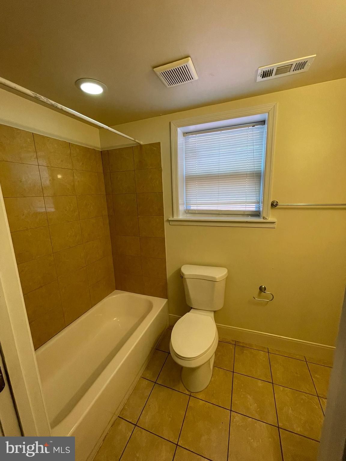 BROADWAY EAST - Residential Income