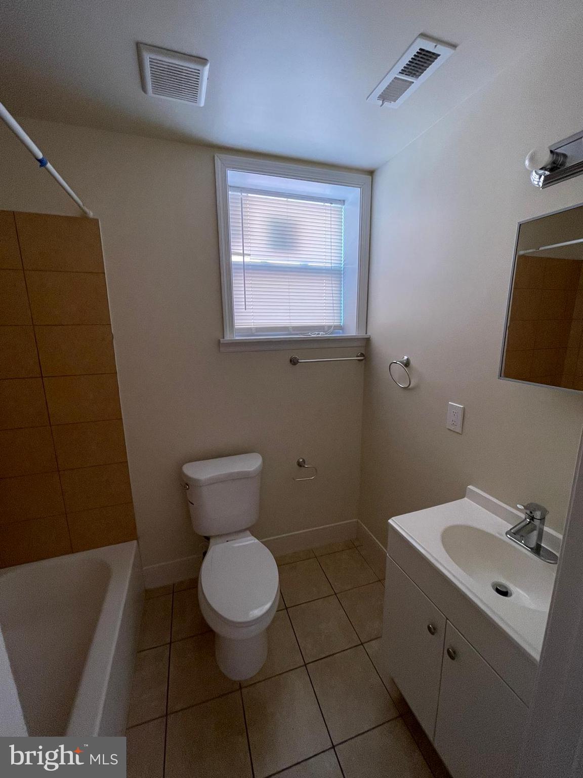 BROADWAY EAST - Residential Income