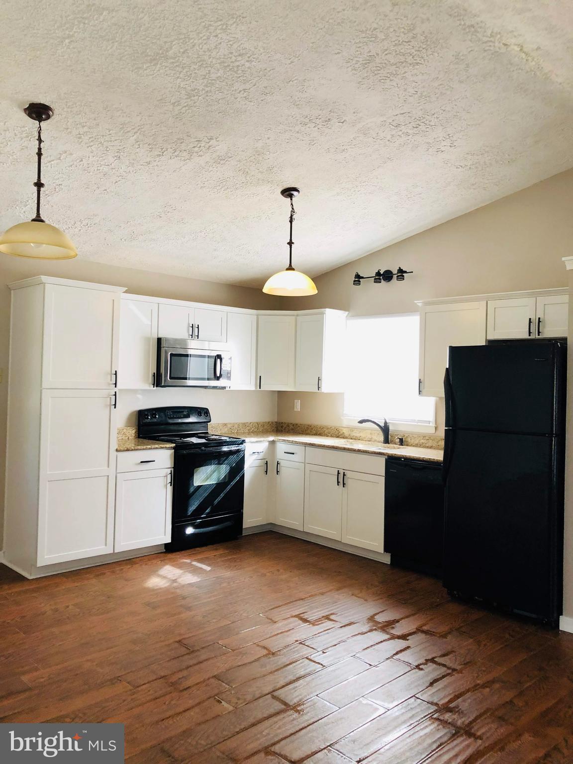 LAKE CAROLINE - Residential Lease