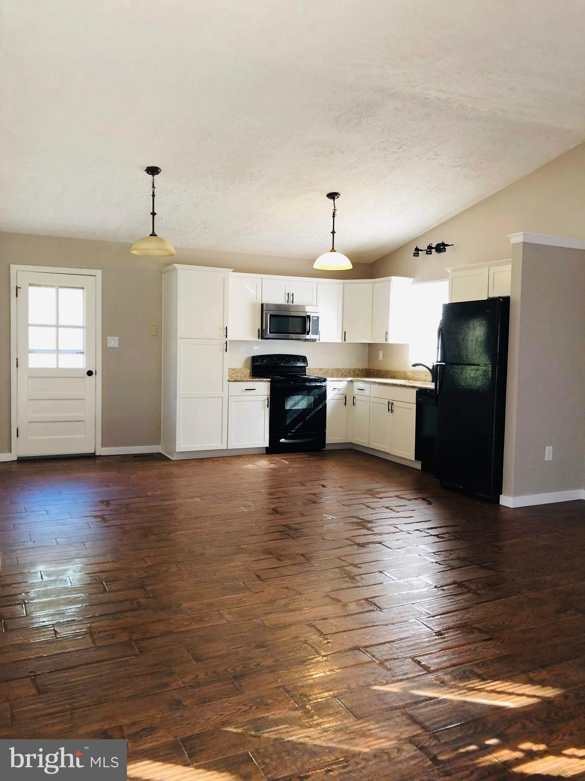 LAKE CAROLINE - Residential Lease