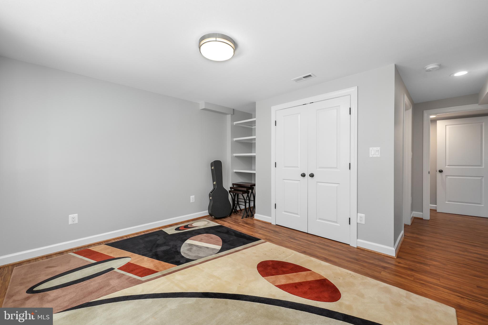 MANTUA HILLS - Residential