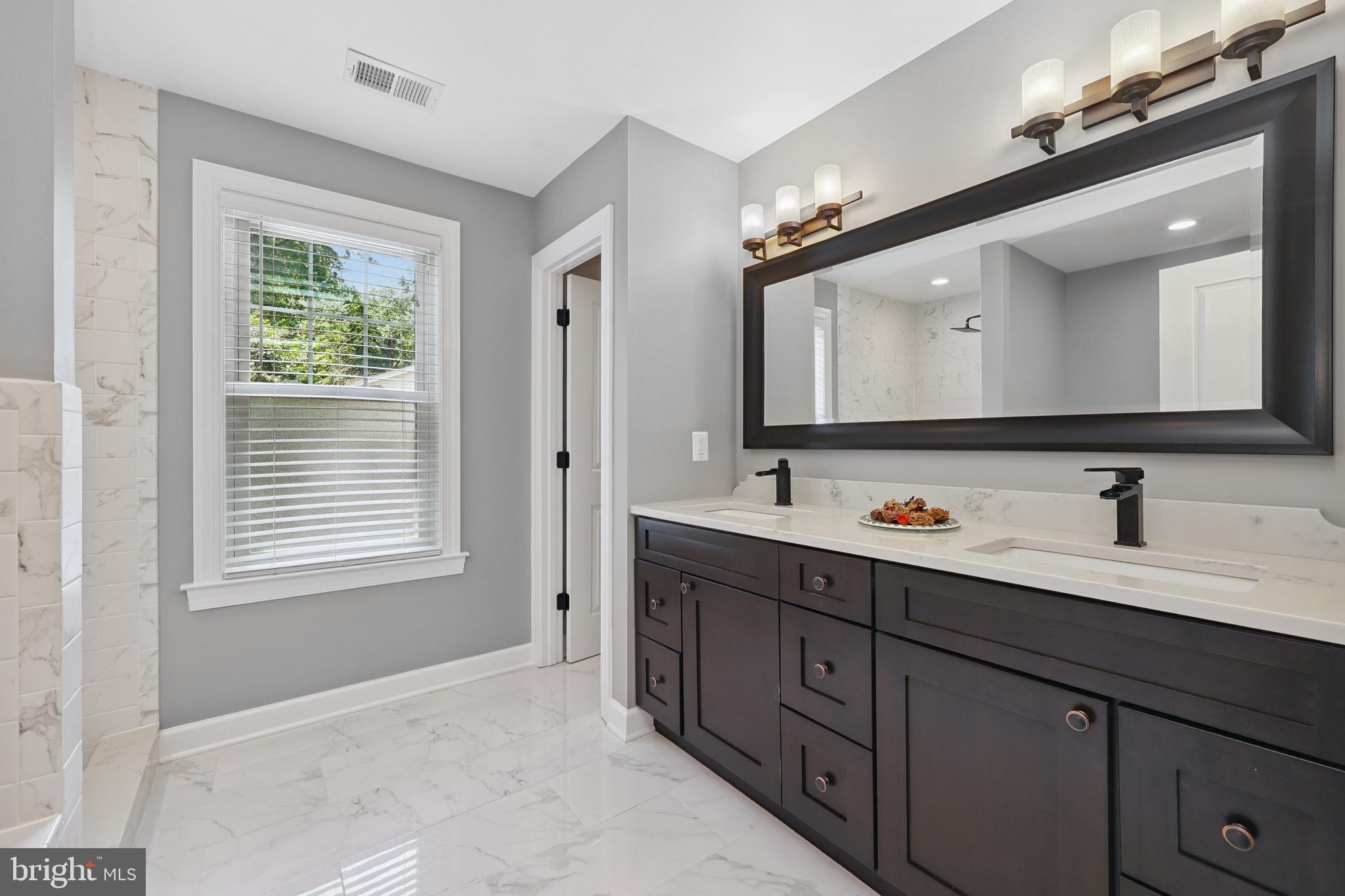 MANTUA HILLS - Residential