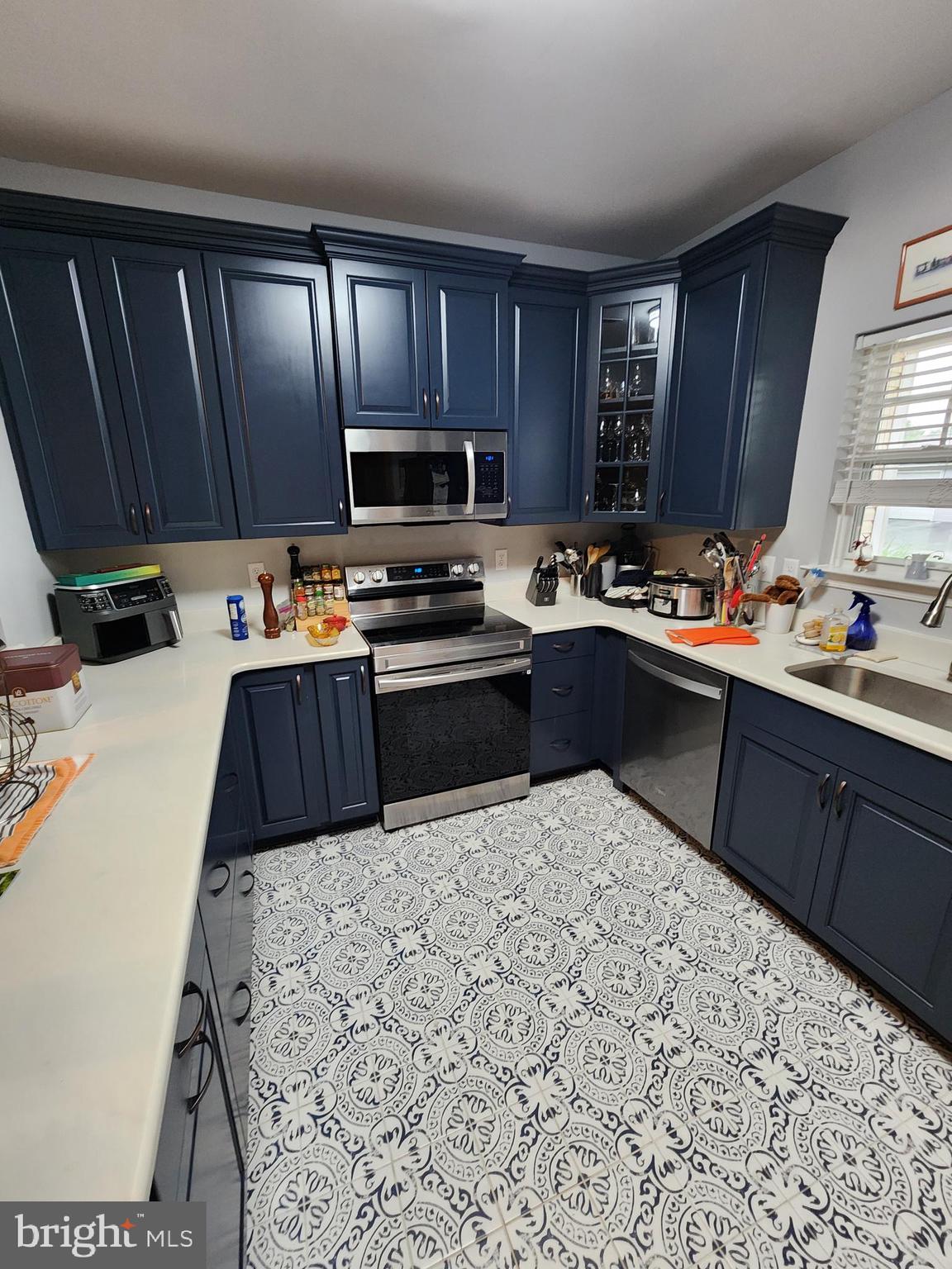 37484 PETTINARO DRIVE 8300