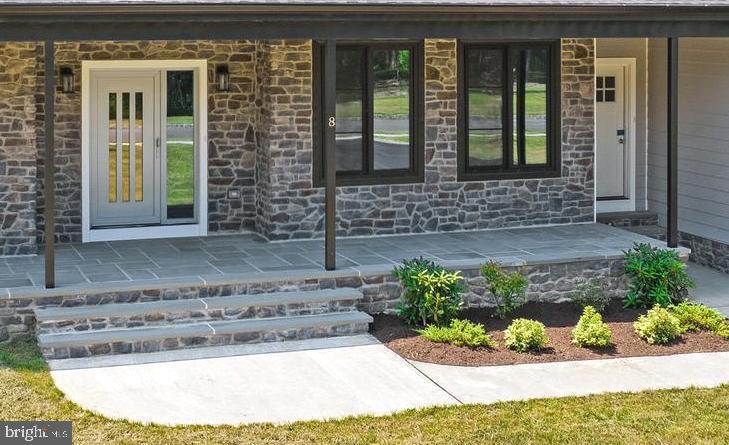 8 HAYSTACK COURT