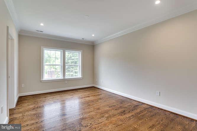 DEVON PARK - Residential