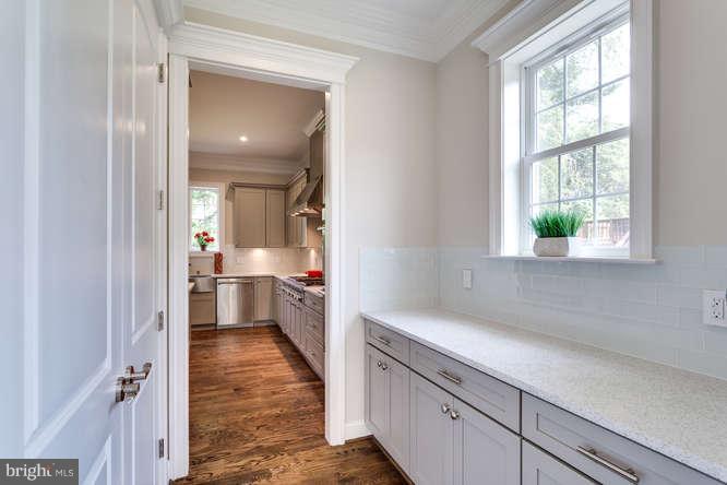 DEVON PARK - Residential