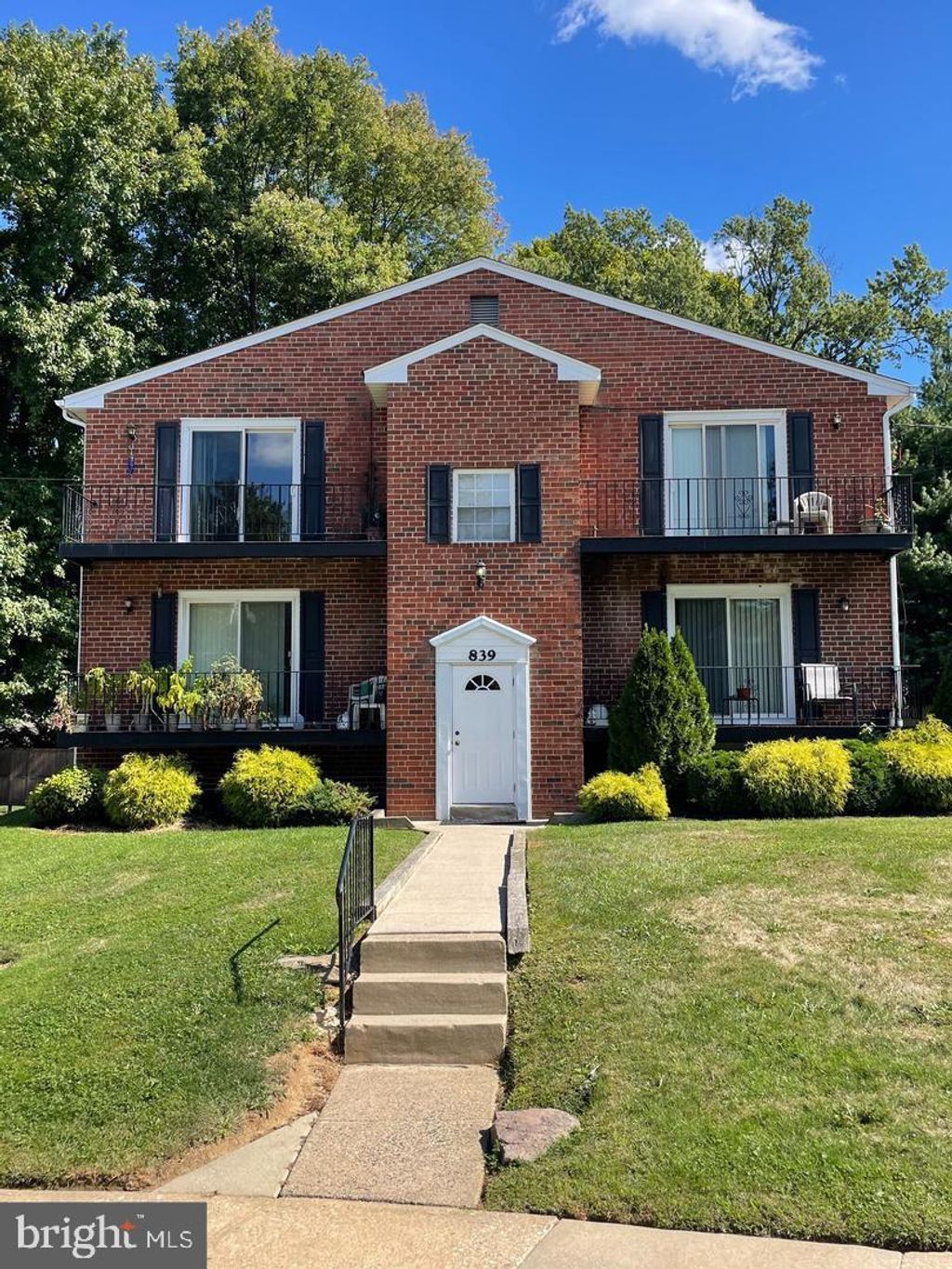 Photo of 839 Garrett Road, SPRINGFIELD, PA 19064 (MLS # PADE2106176)