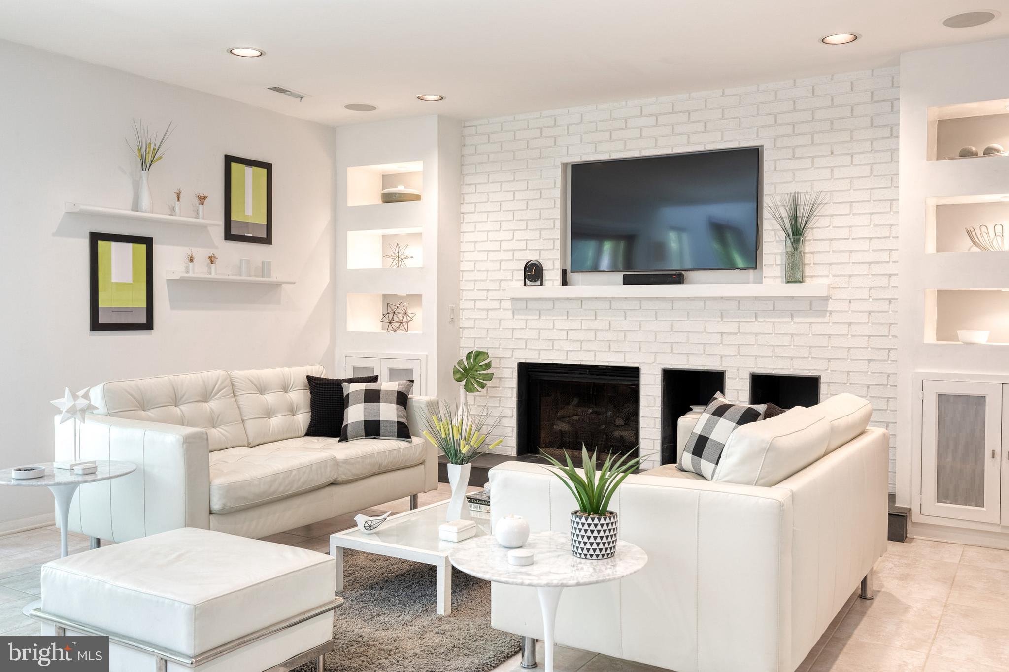 VALLEY HILLS - Residential