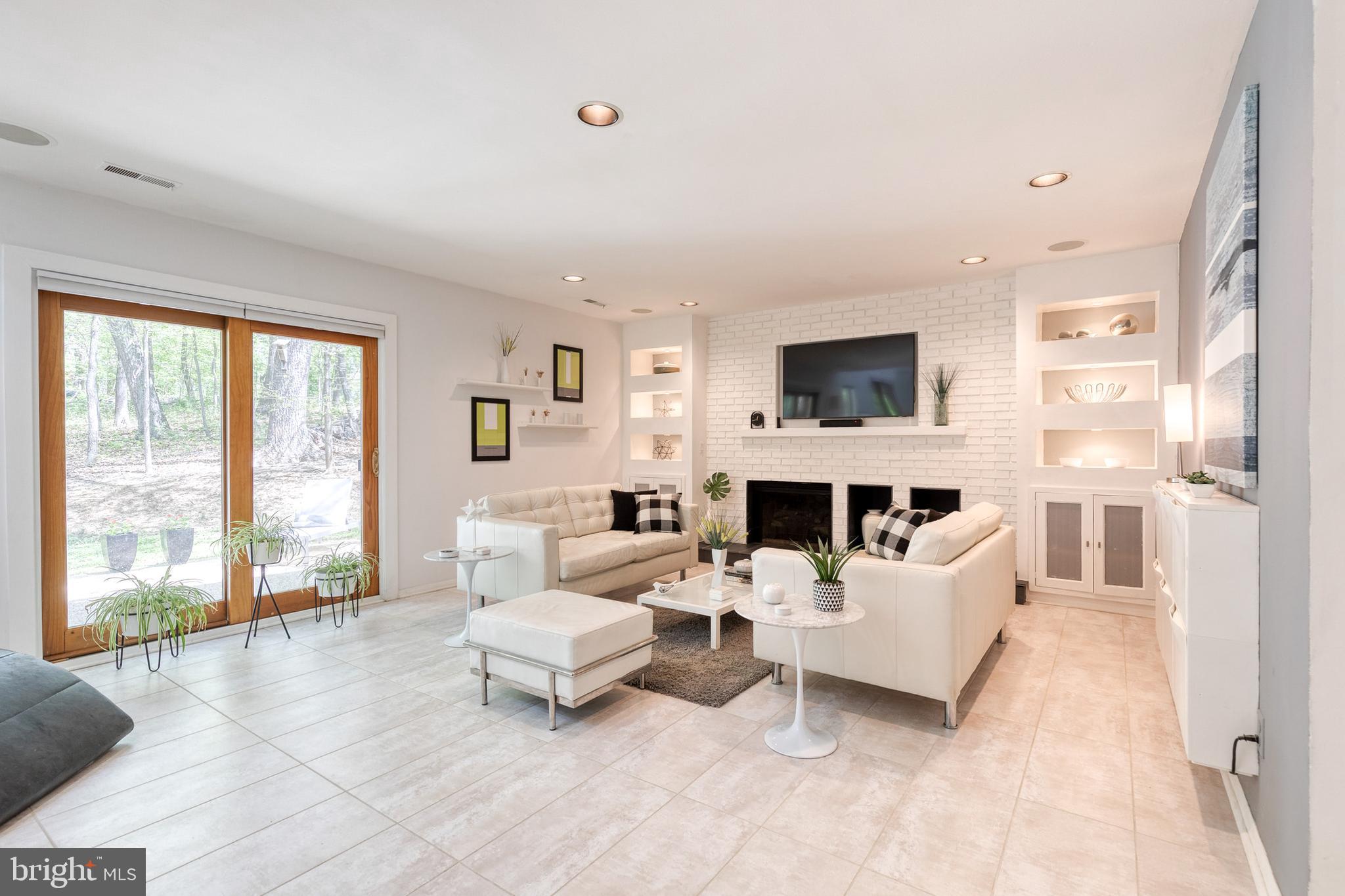 VALLEY HILLS - Residential