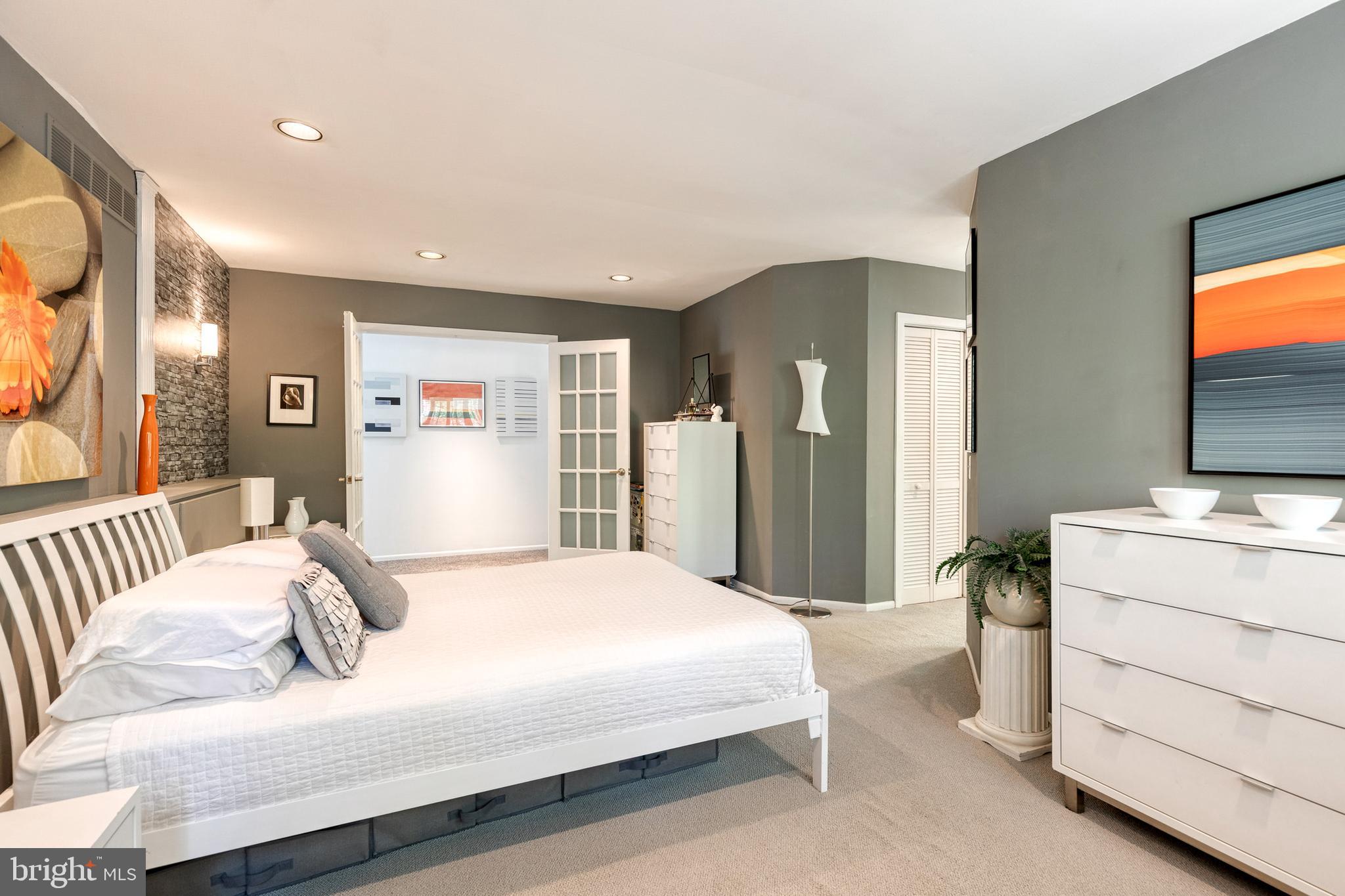 VALLEY HILLS - Residential