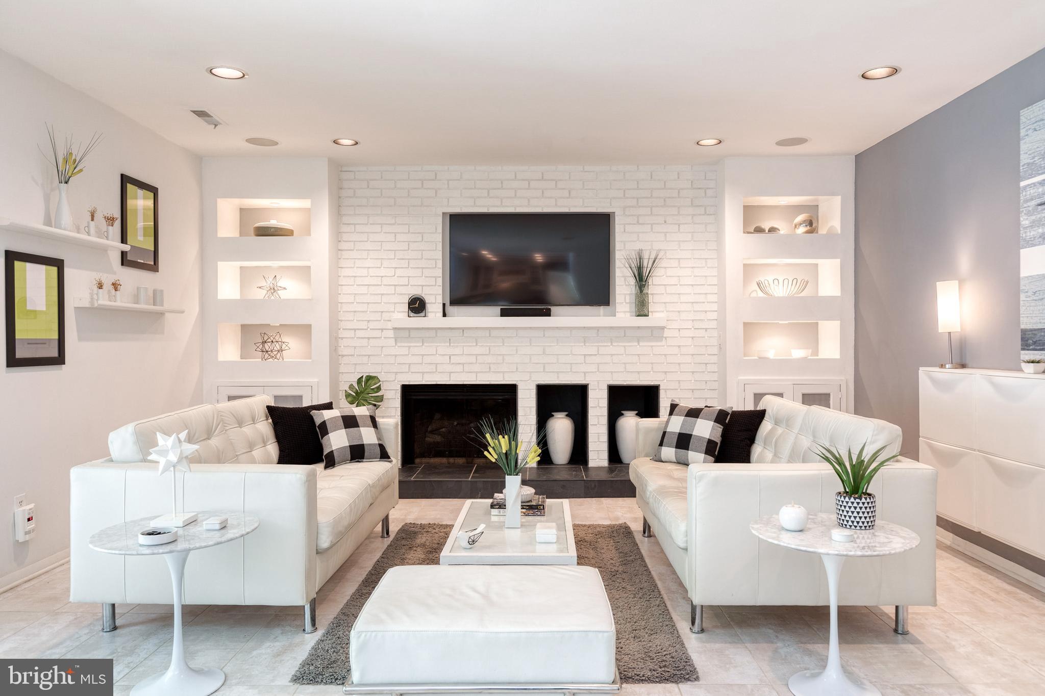 VALLEY HILLS - Residential