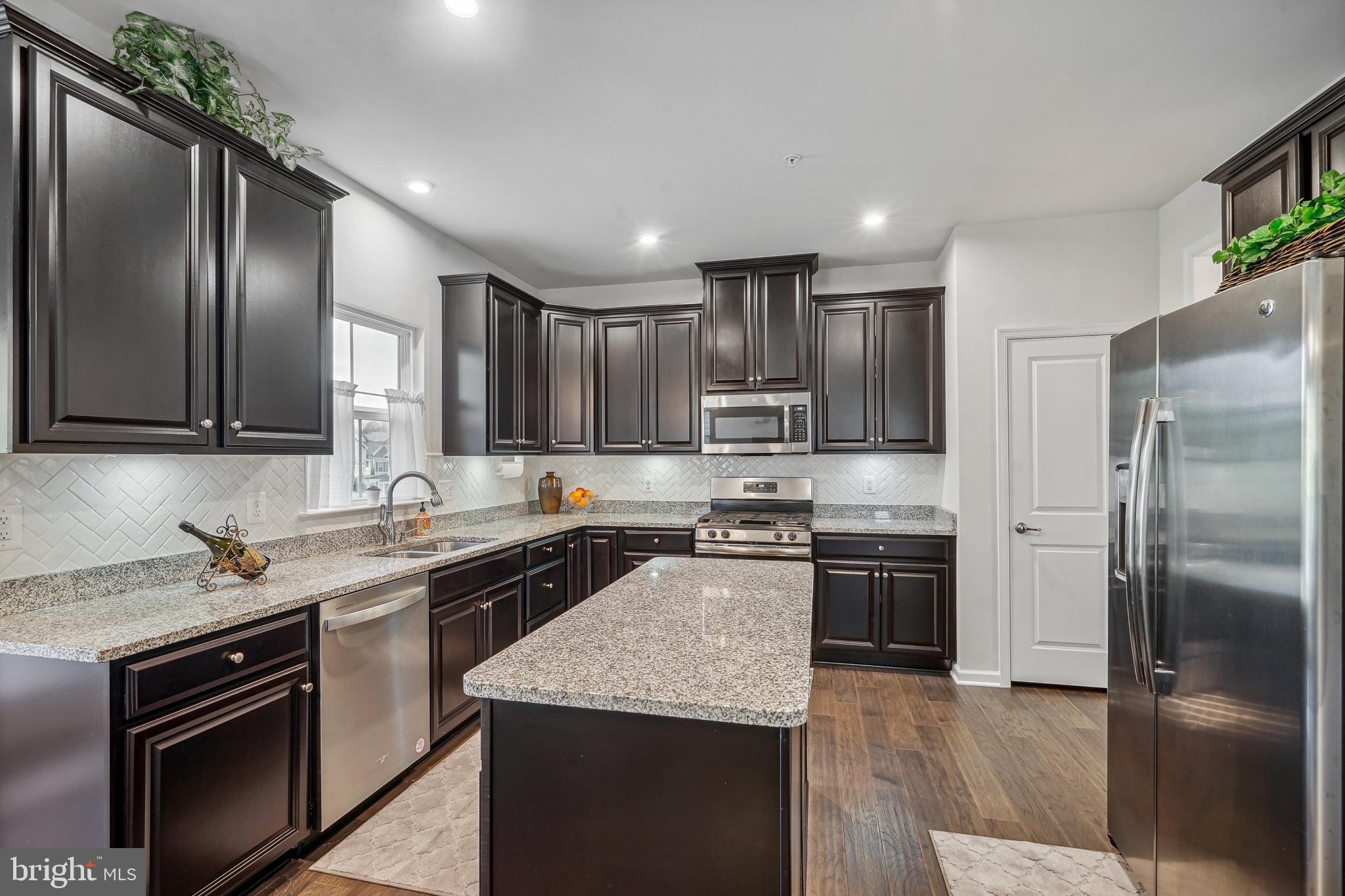 POTOMAC SHORES - Residential