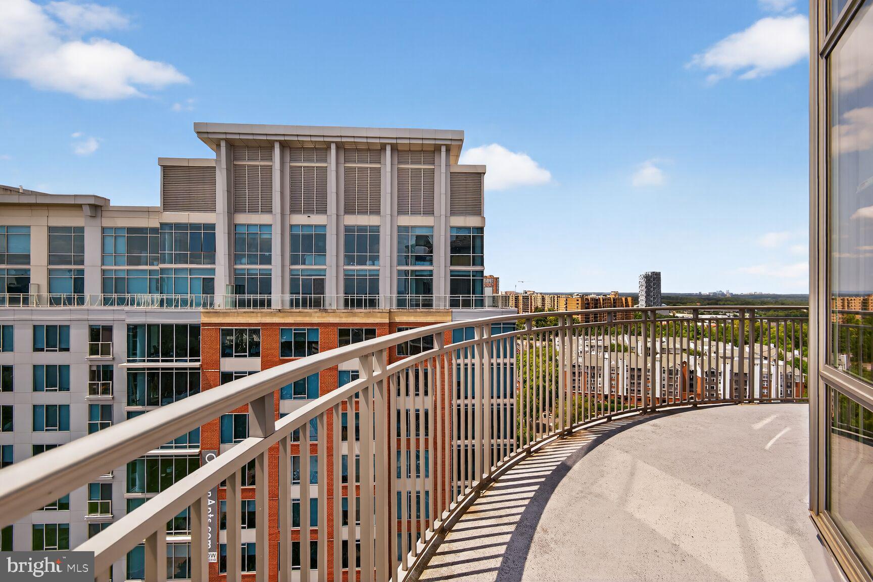 ONE PARK CREST - Residential