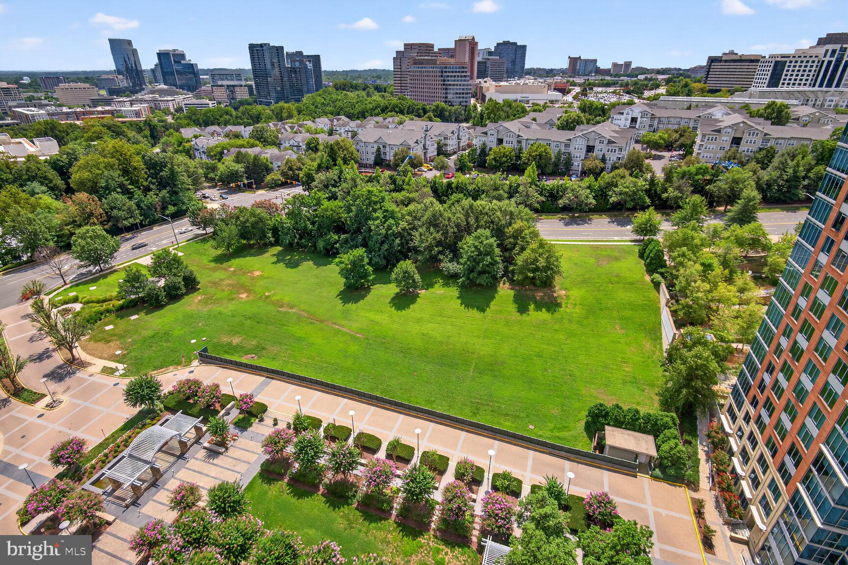 ONE PARK CREST - Residential