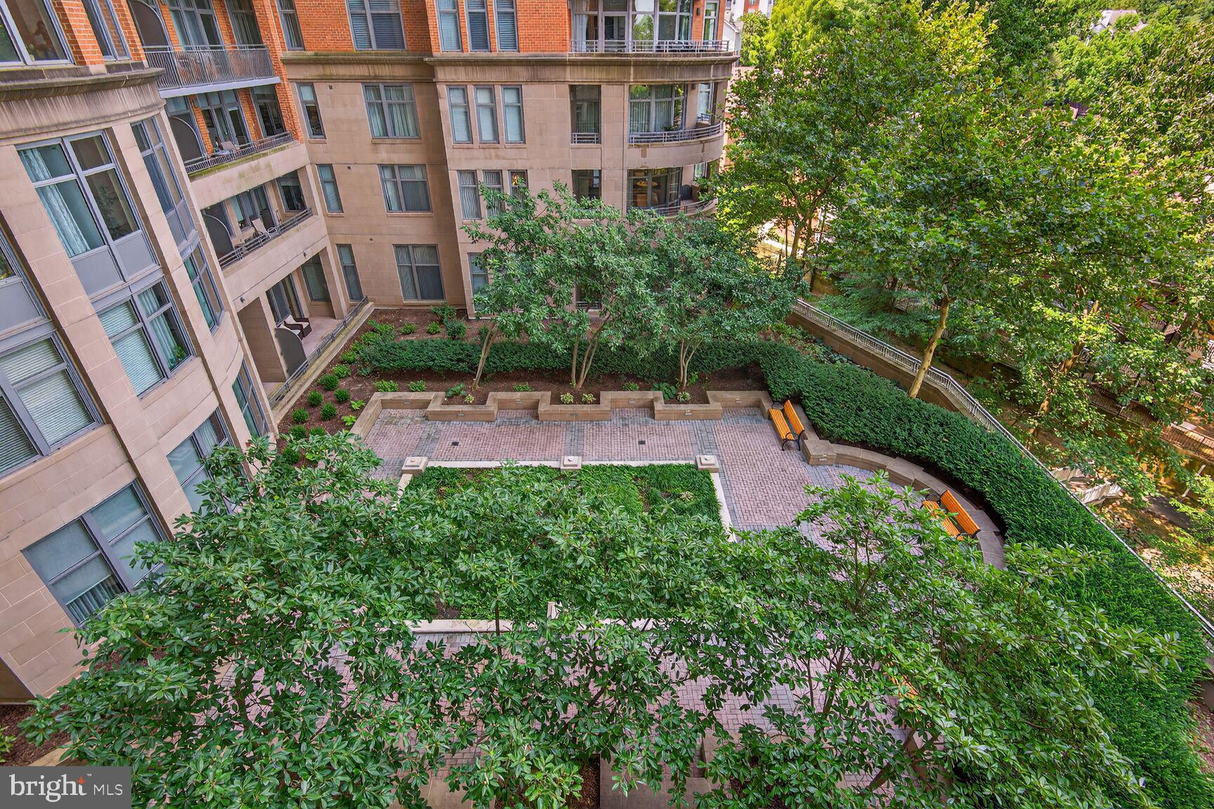 ONE PARK CREST - Residential