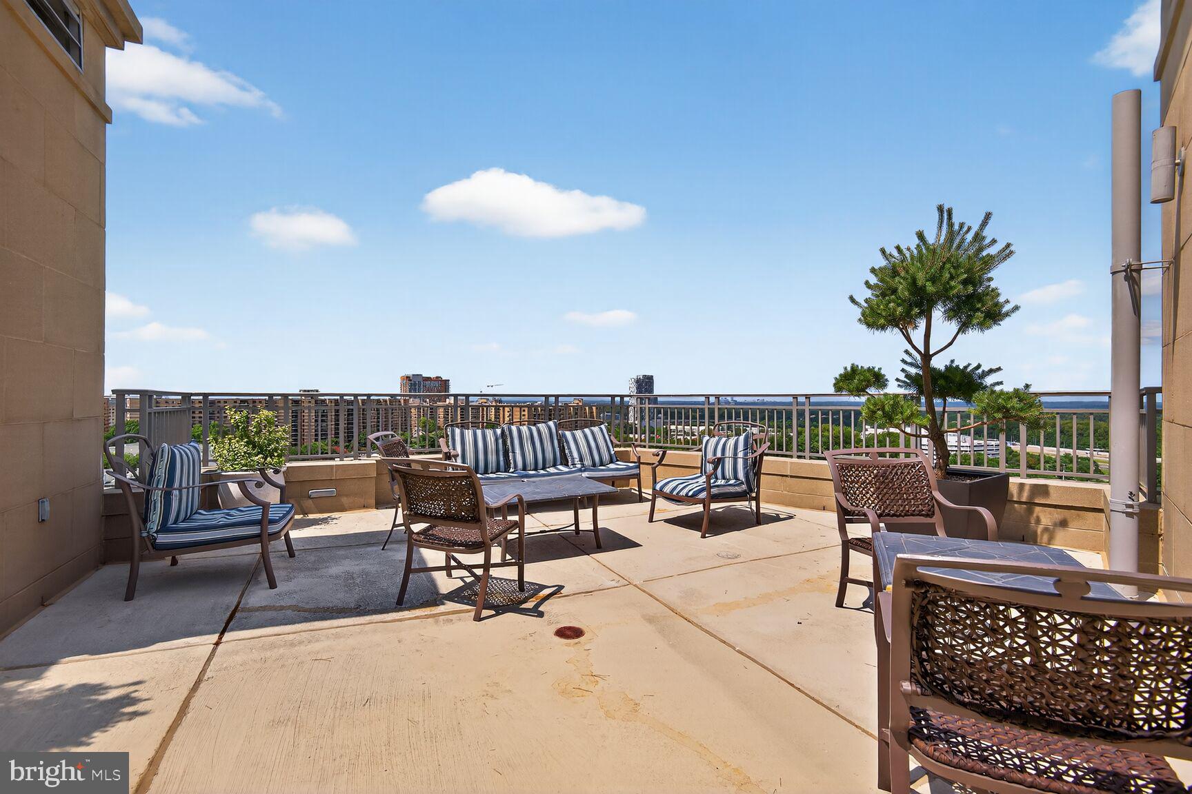 ONE PARK CREST - Residential