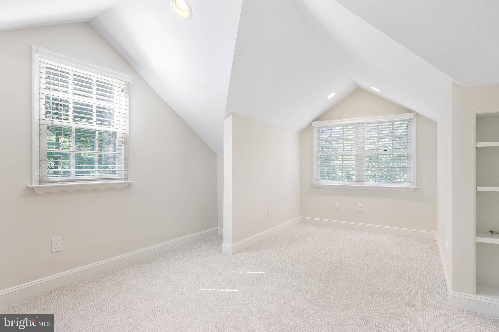 ROSE TREE ESTS - Residential