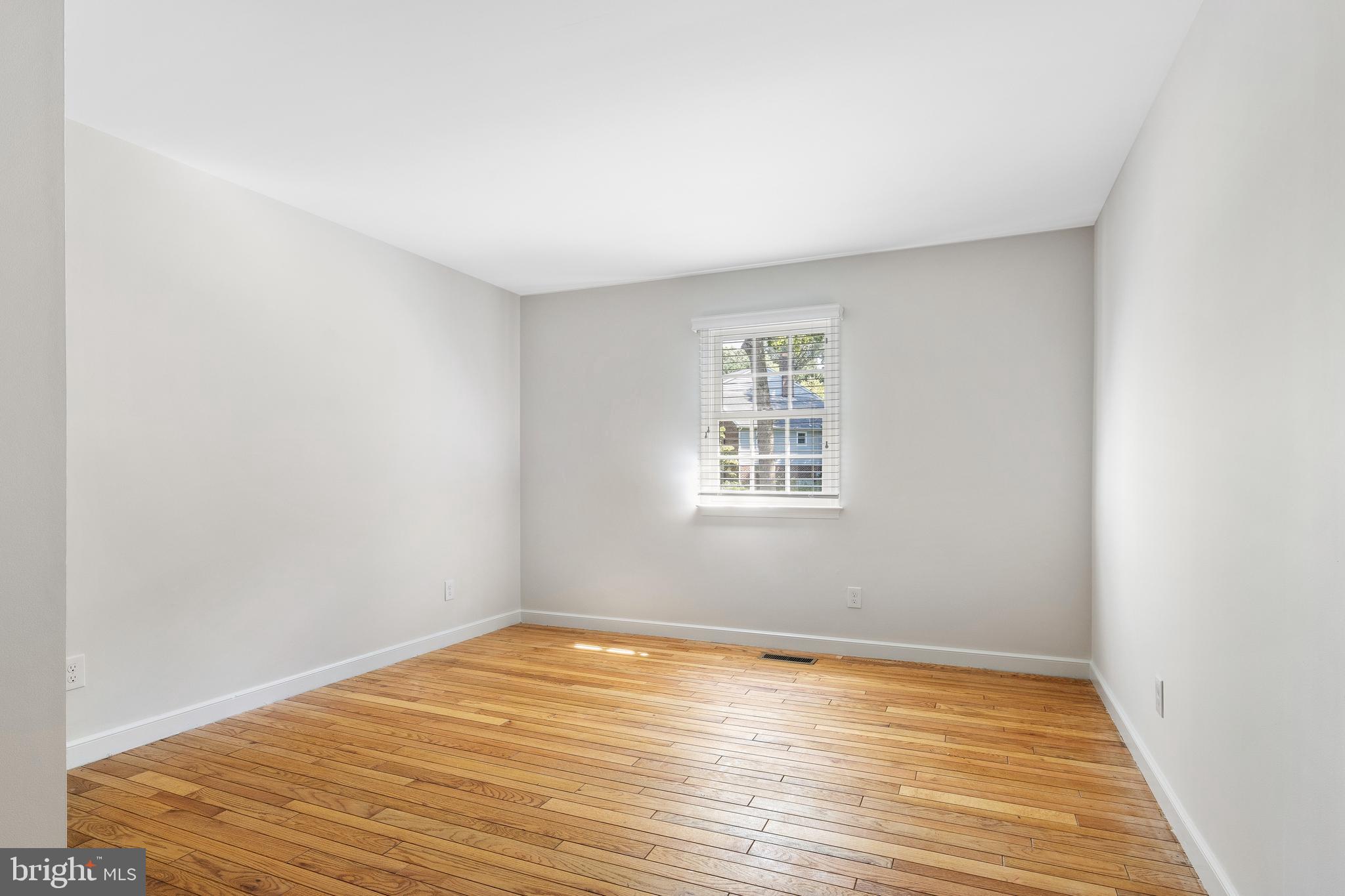 ROSE TREE ESTS - Residential