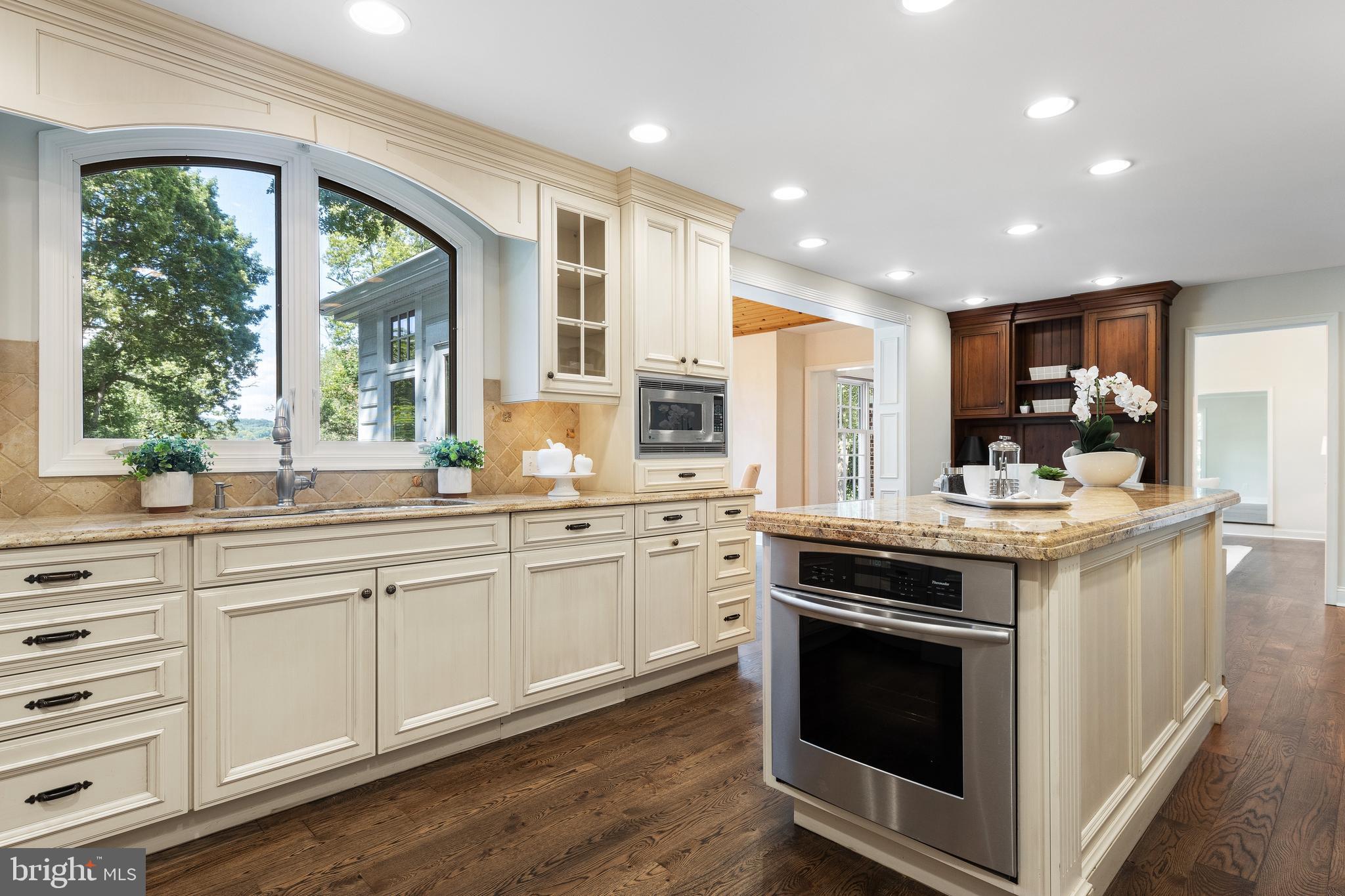 ROSE TREE ESTS - Residential