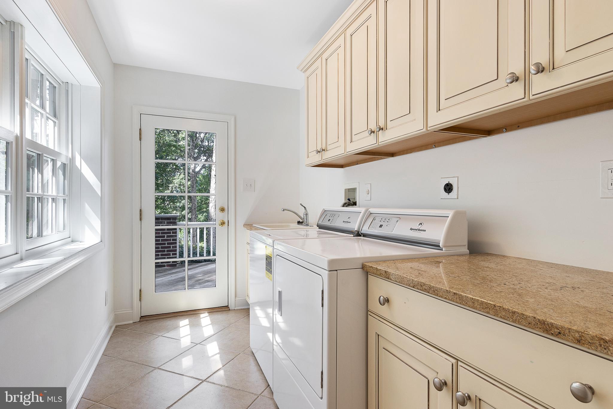 ROSE TREE ESTS - Residential