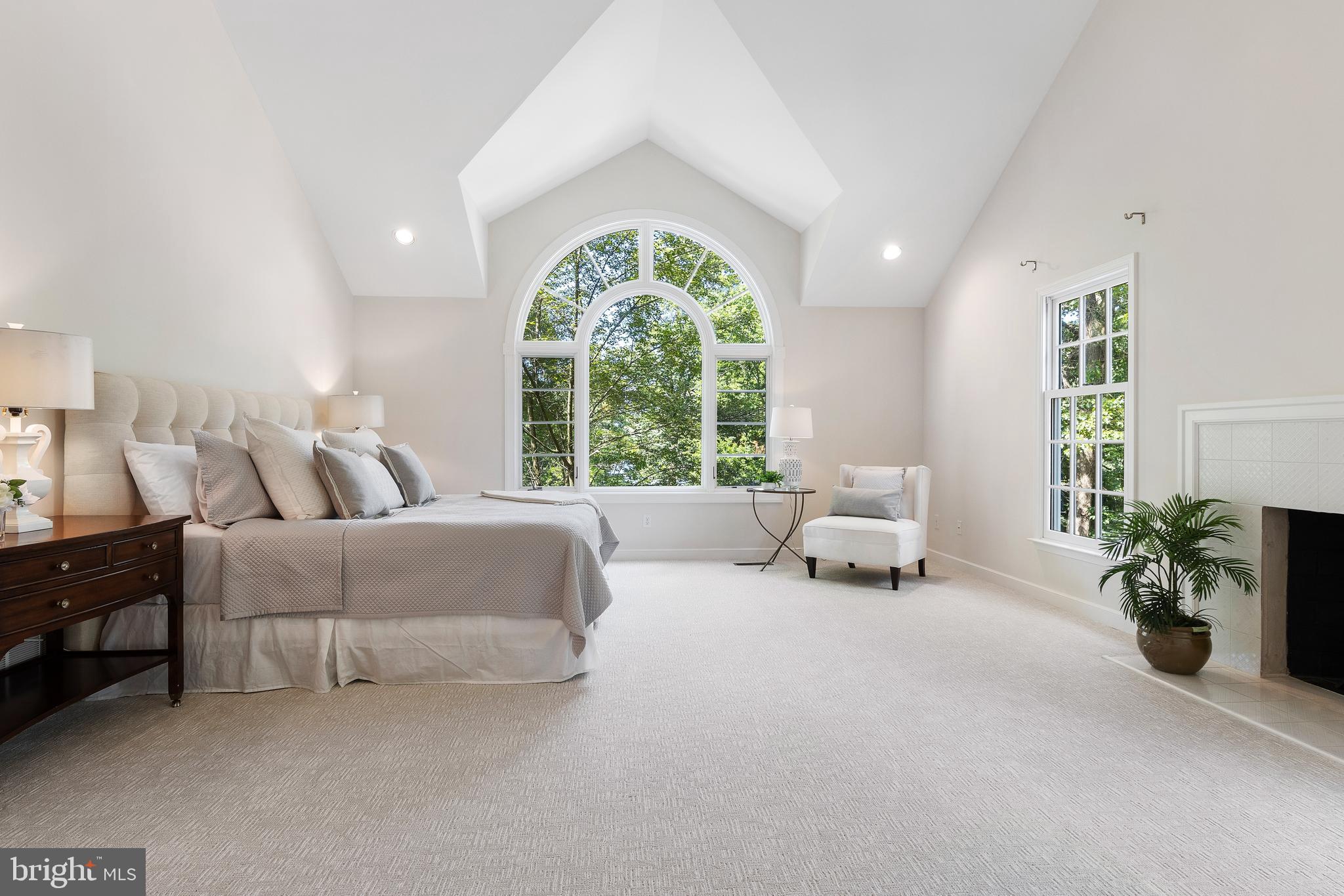 ROSE TREE ESTS - Residential