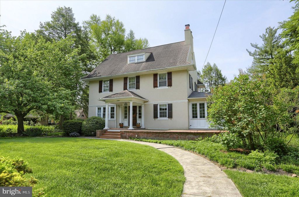 Photo of 1130 WHEATLAND AVE, LANCASTER, PA 17603 (MLS # PALA2034408)