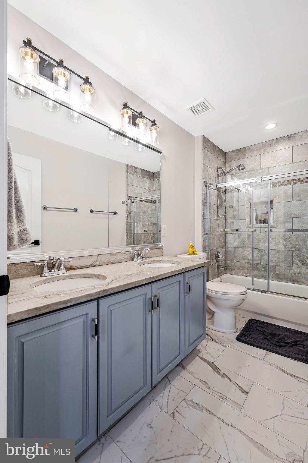 CENTURY OAK - Residential