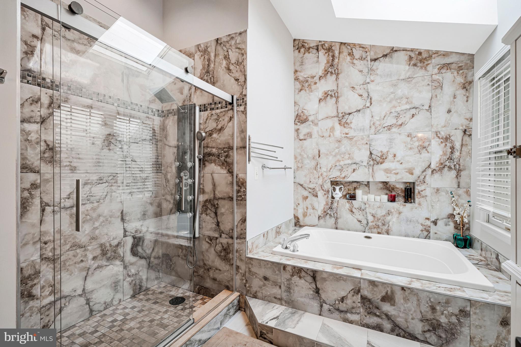 CENTURY OAK - Residential