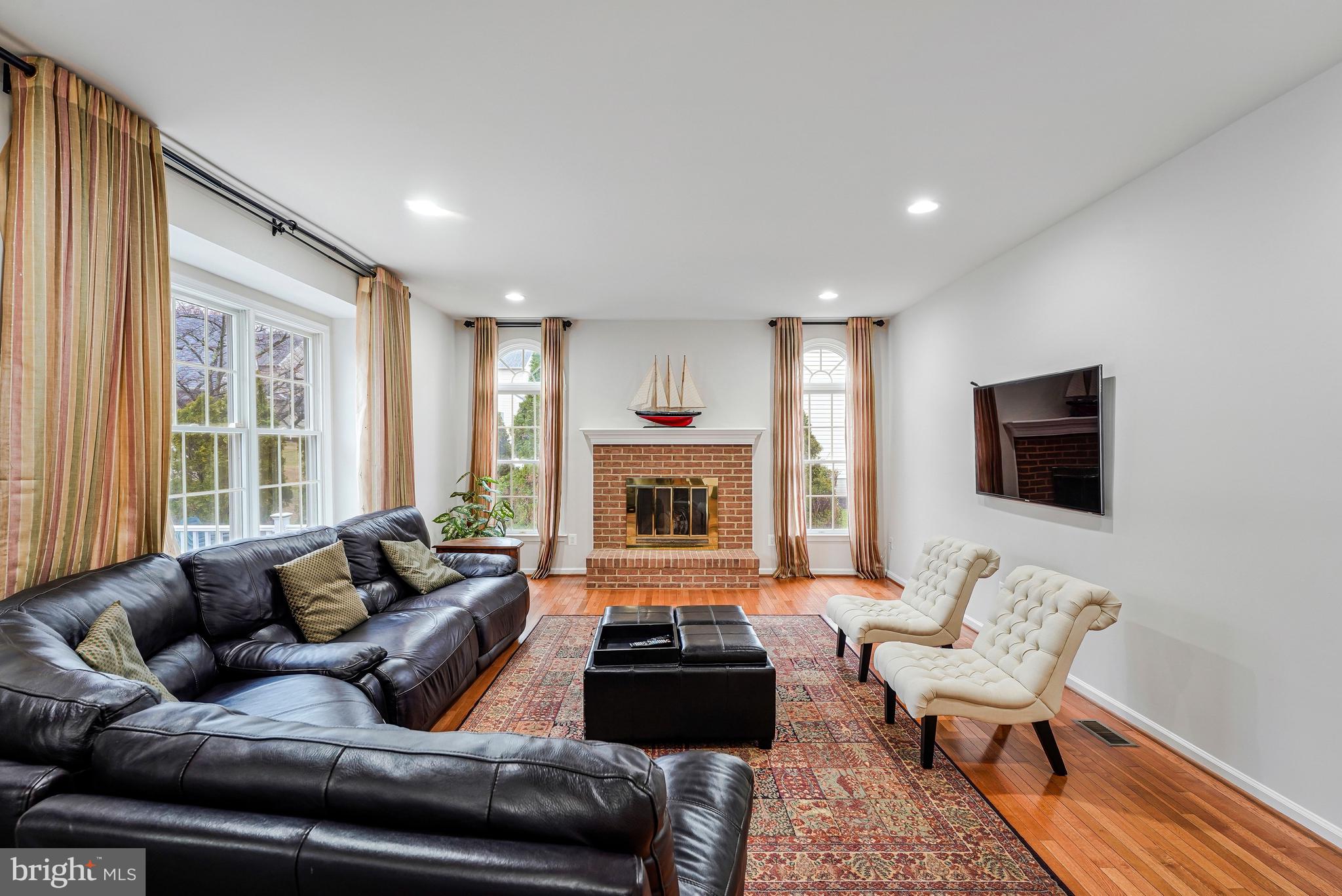 CENTURY OAK - Residential