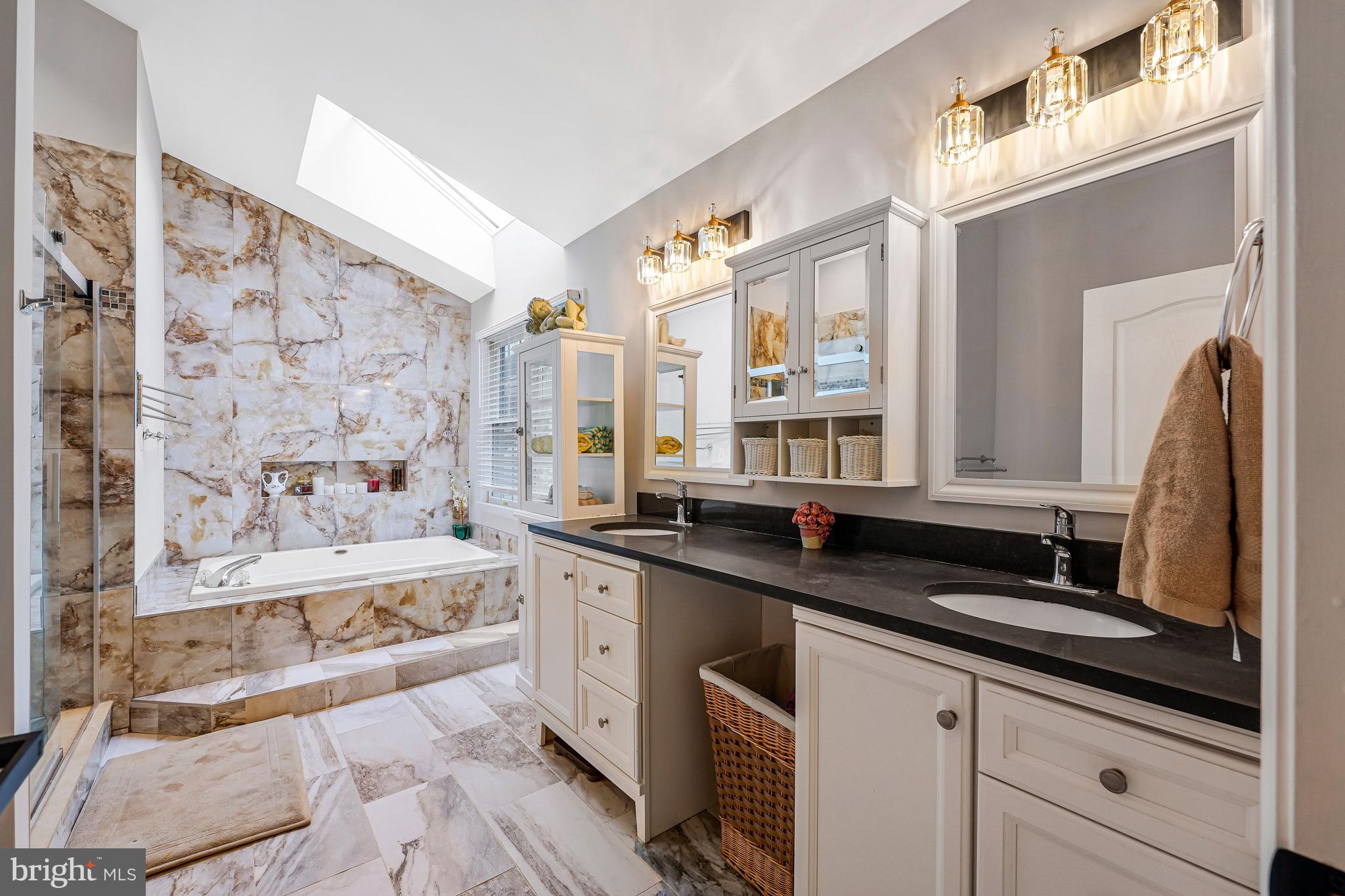 CENTURY OAK - Residential