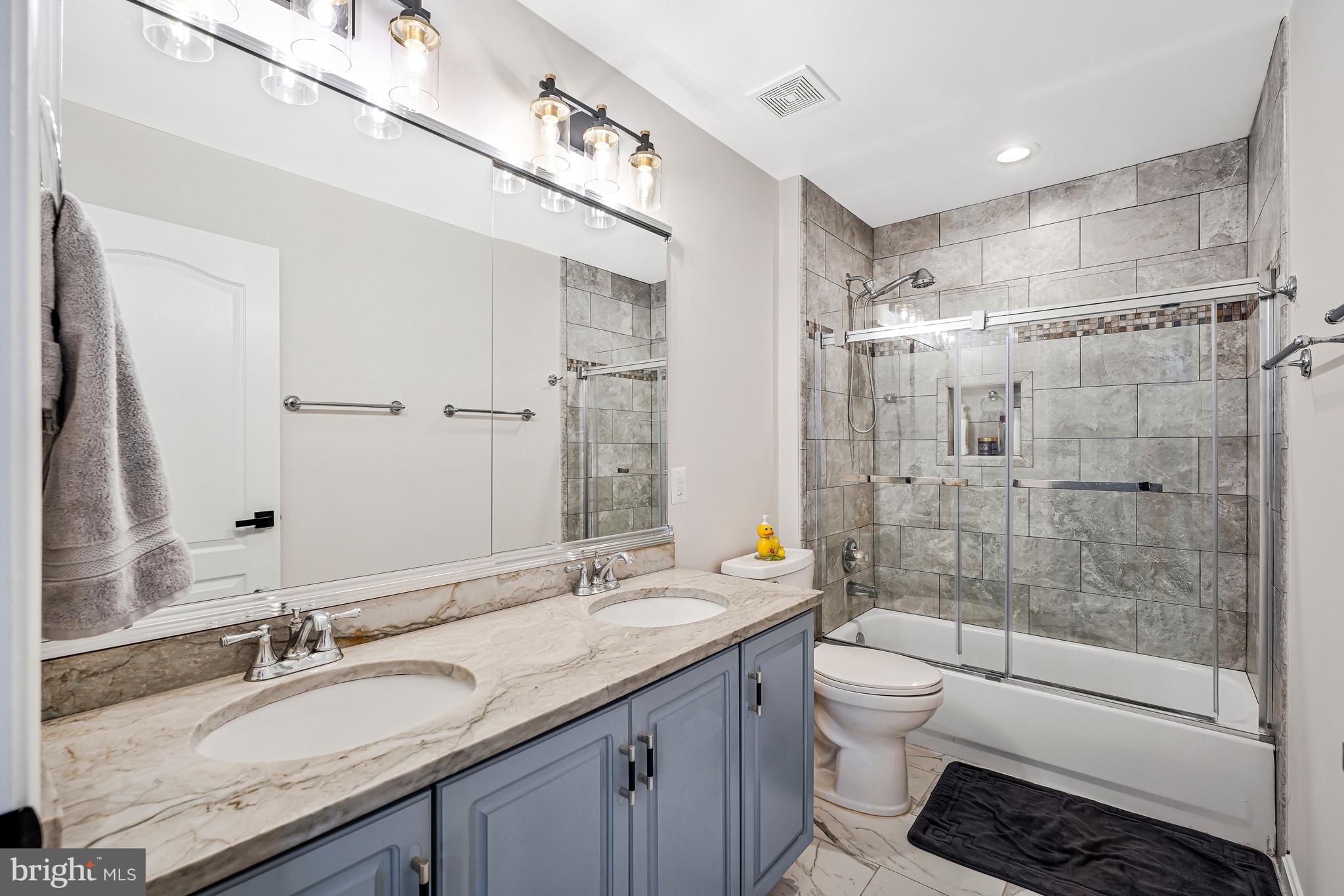 CENTURY OAK - Residential