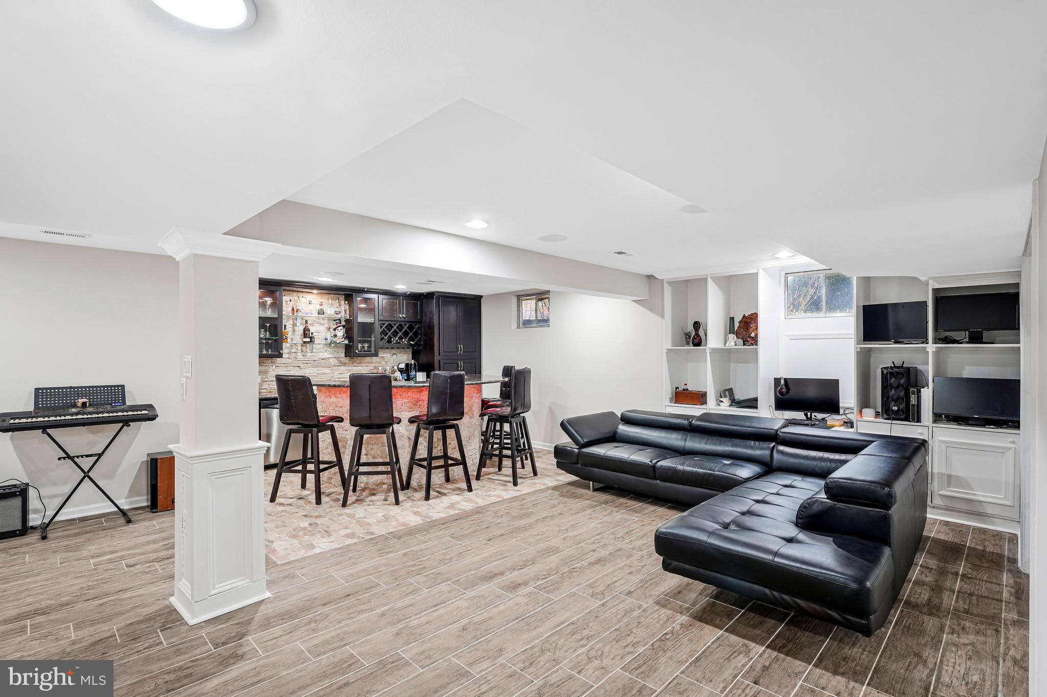 CENTURY OAK - Residential