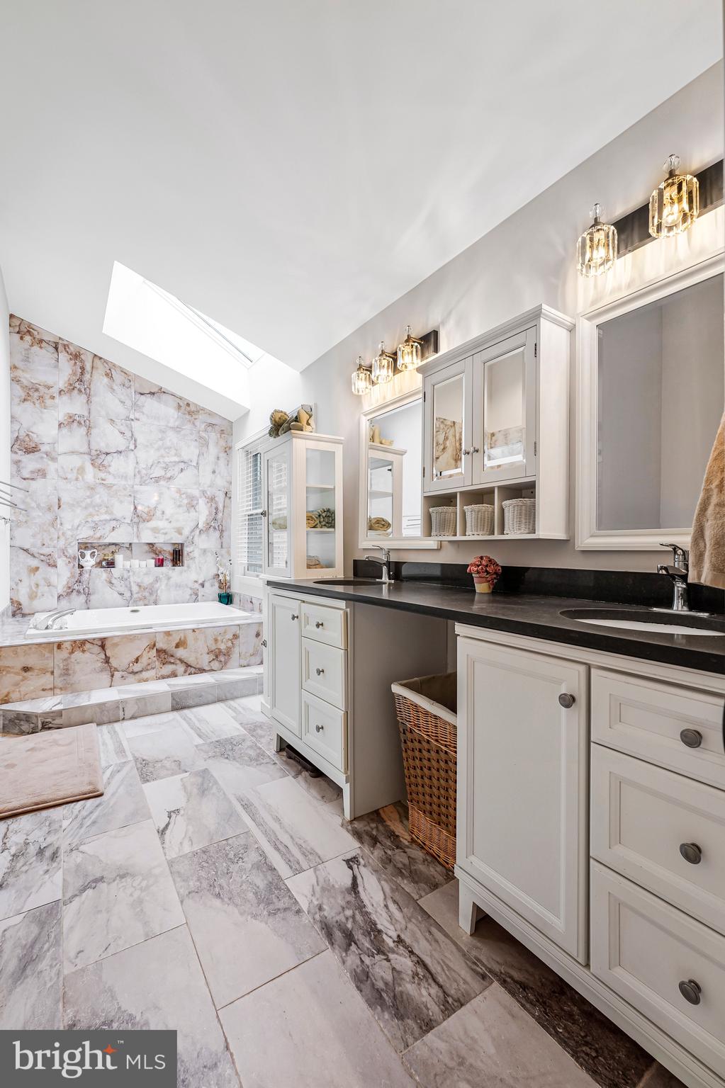 CENTURY OAK - Residential