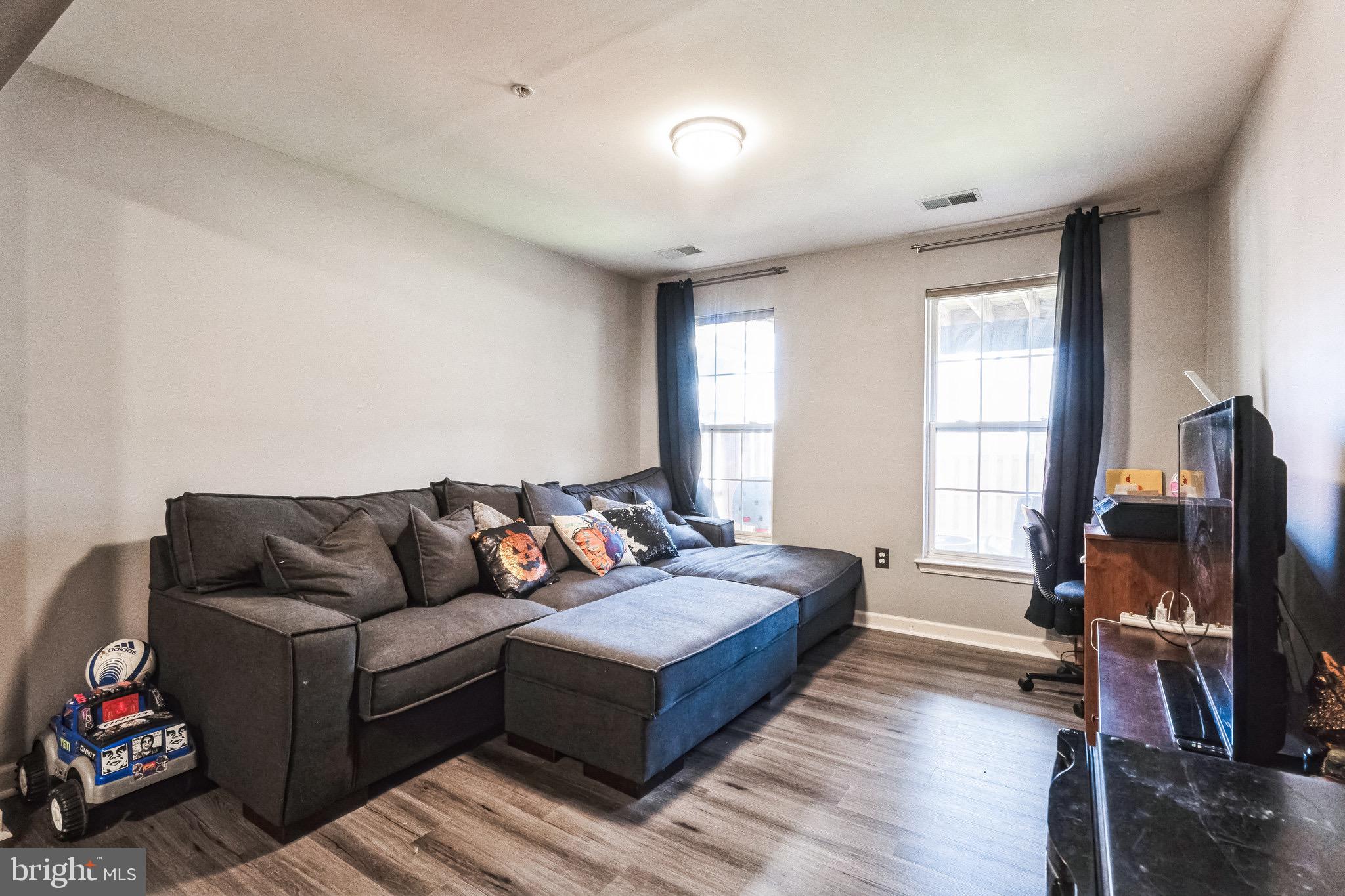 SPRING RIDGE - Residential