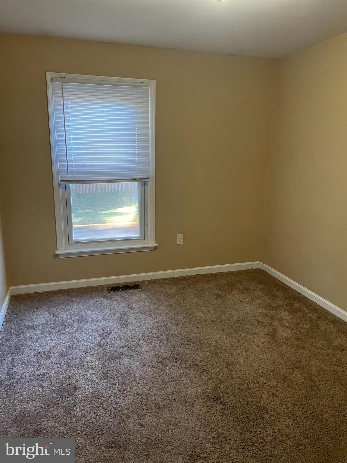 WAKEFIELD NEIGHBORHOOD - Residential Lease