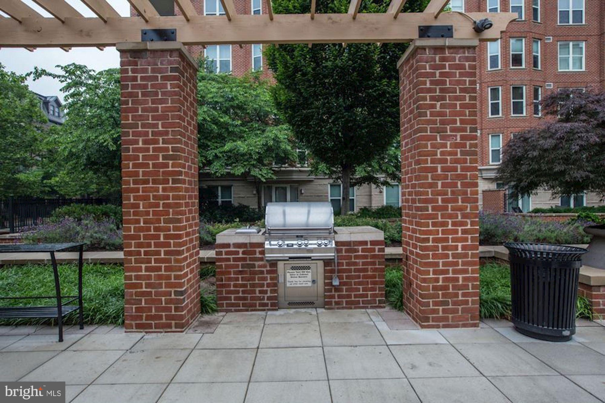 PARK POTOMAC - Residential