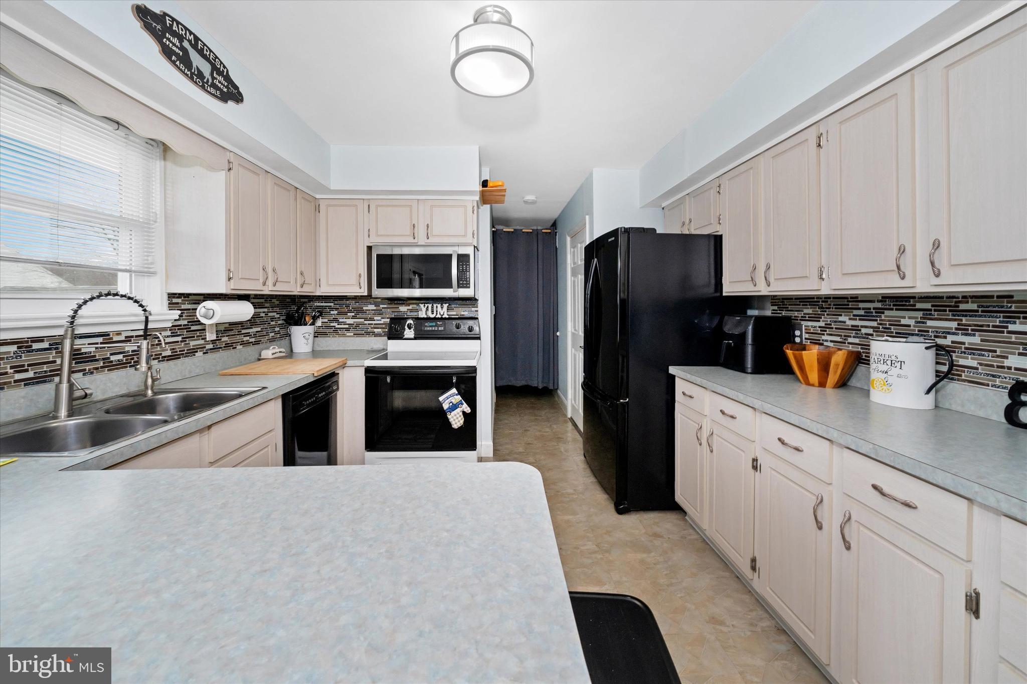 BREEZEWOOD II - Residential