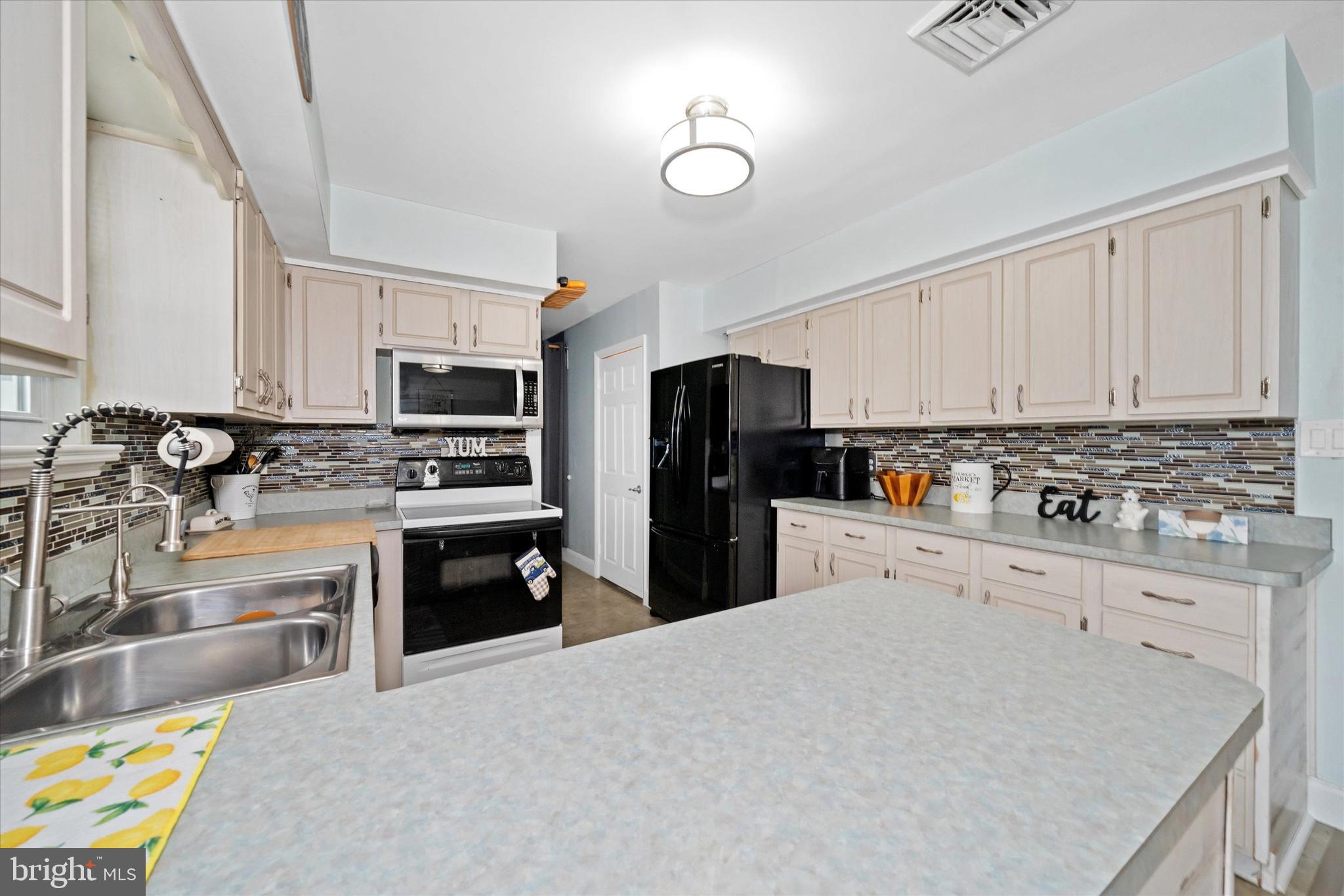 BREEZEWOOD II - Residential