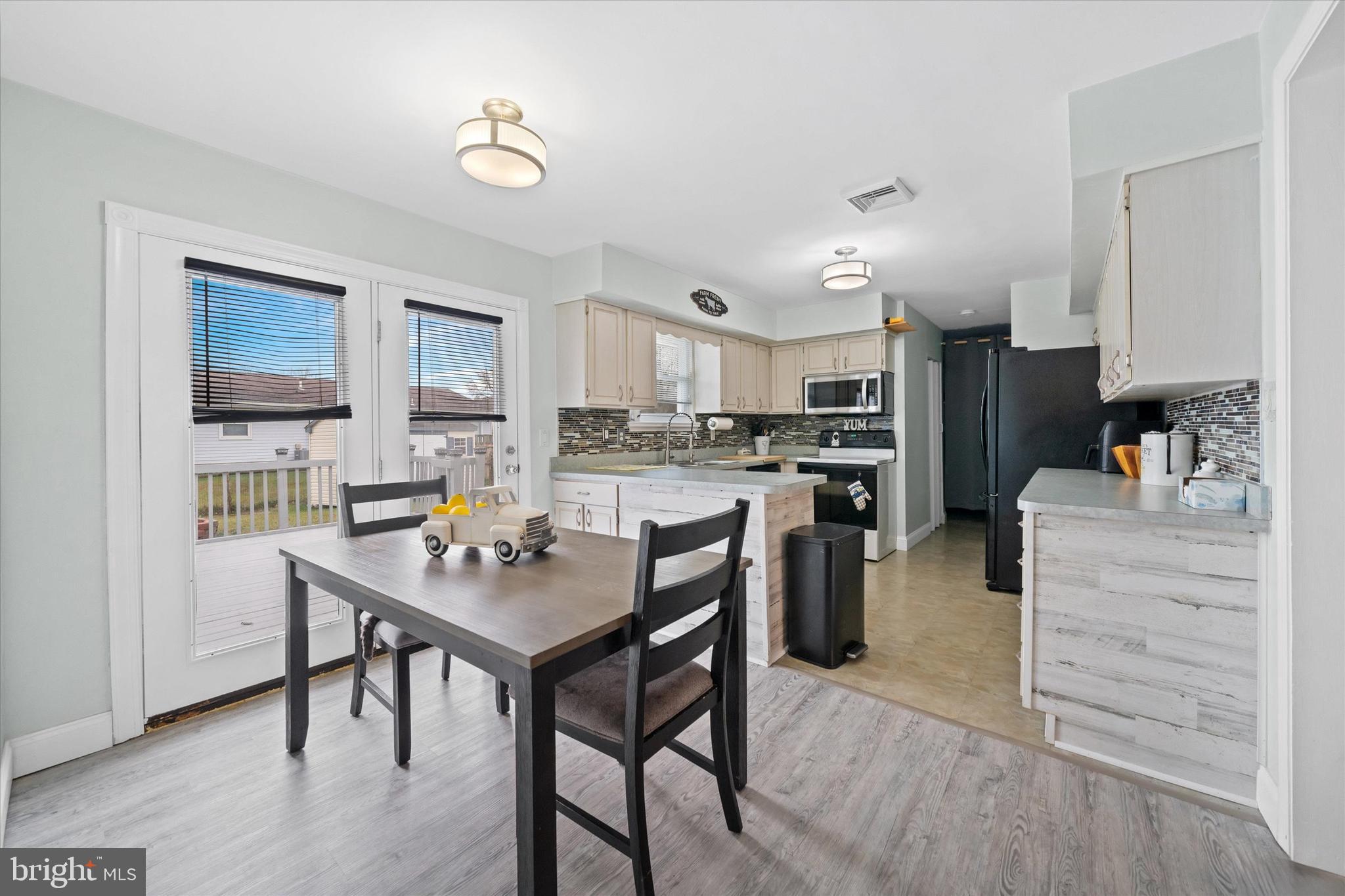 BREEZEWOOD II - Residential