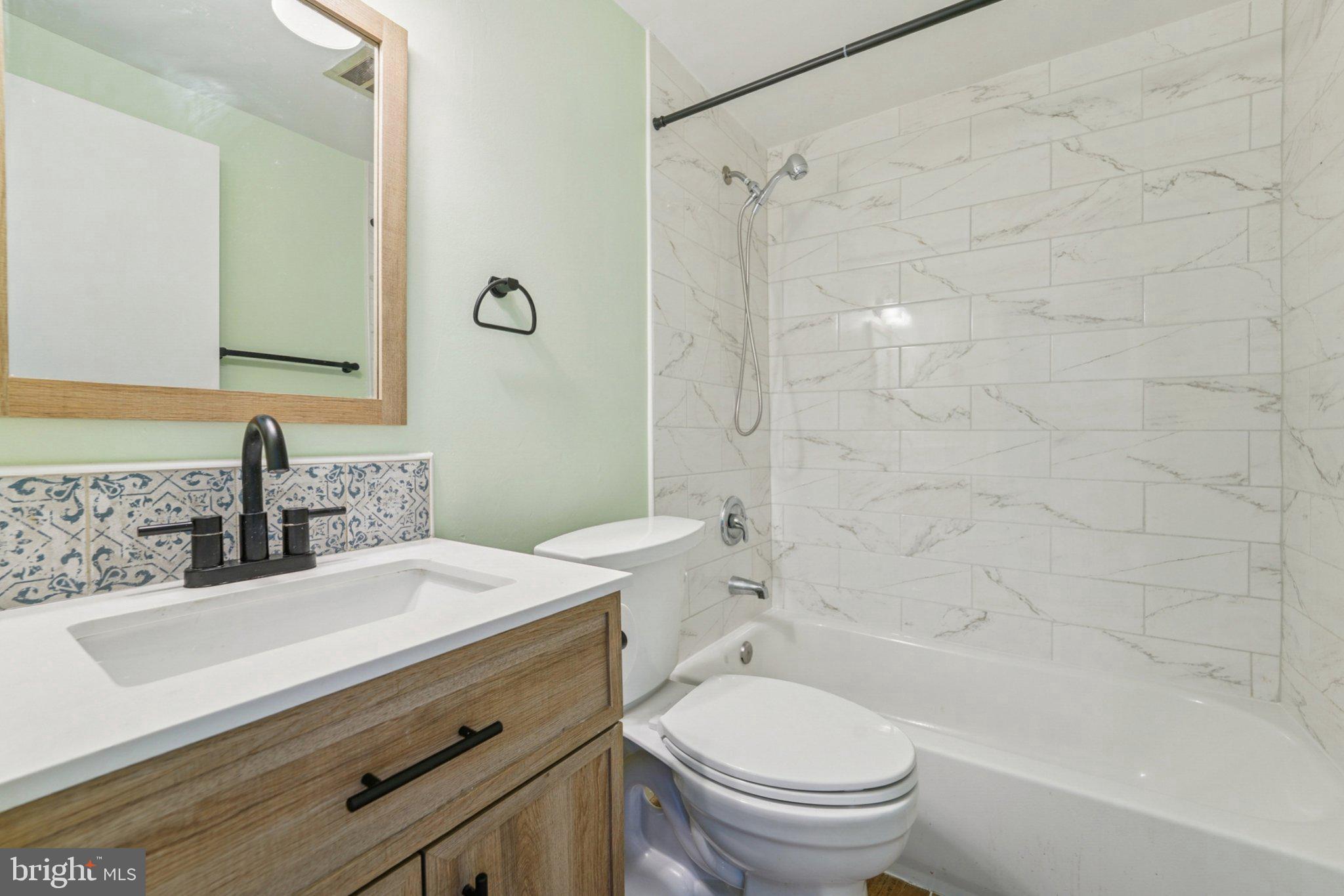 VILLAGE OF OAKLAND MILLS - Residential Lease