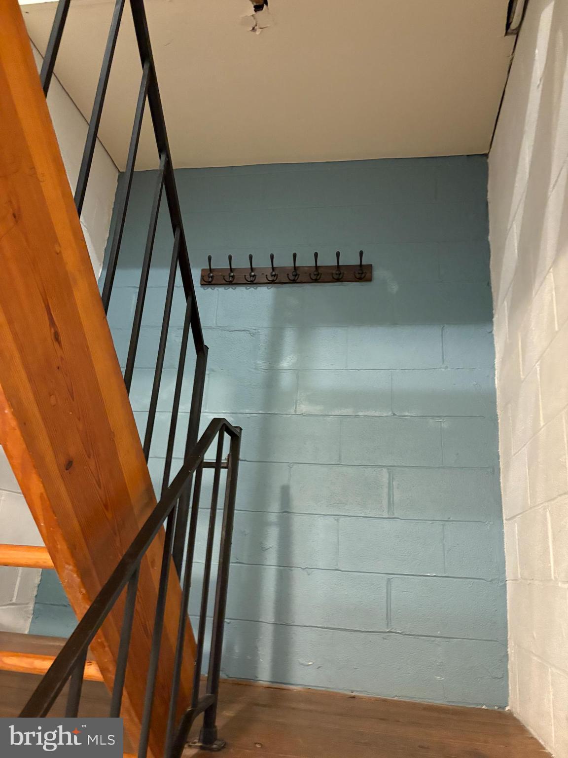 VILLAGE OF OAKLAND MILLS - Residential Lease