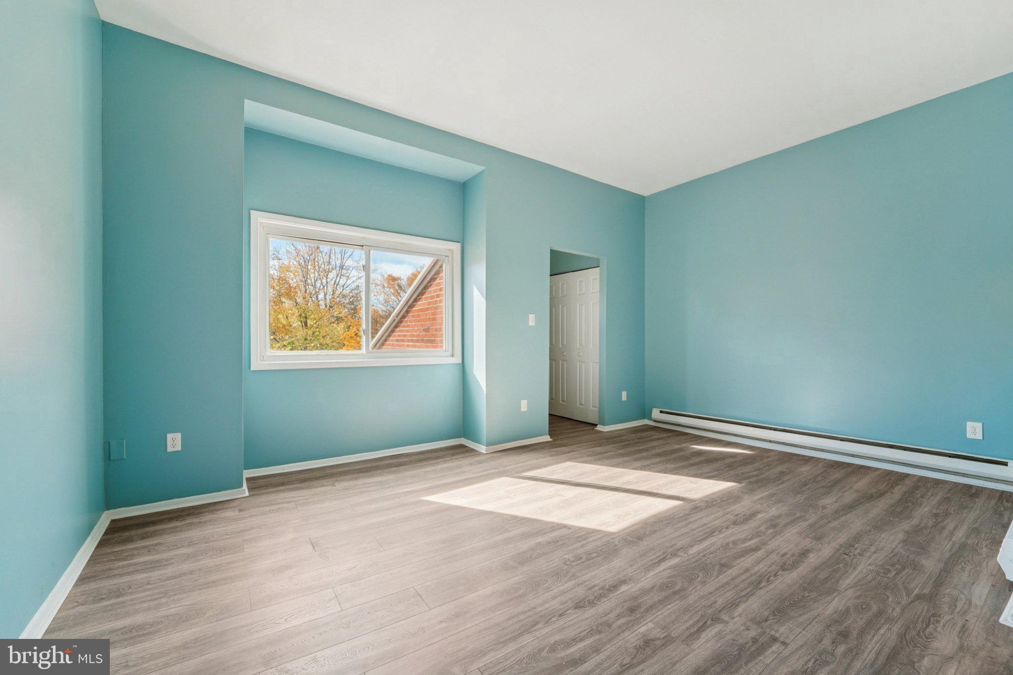 VILLAGE OF OAKLAND MILLS - Residential Lease