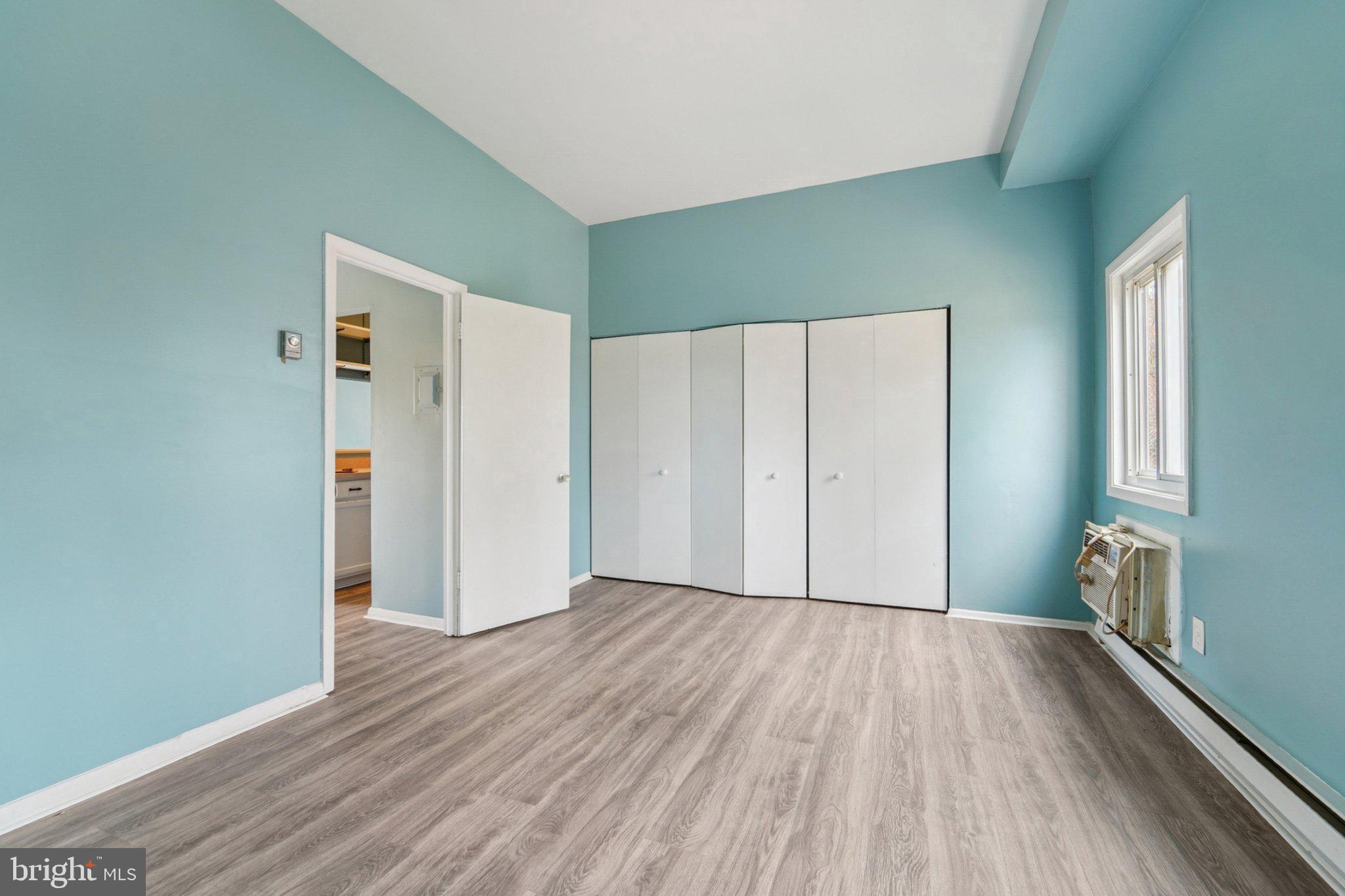 VILLAGE OF OAKLAND MILLS - Residential Lease