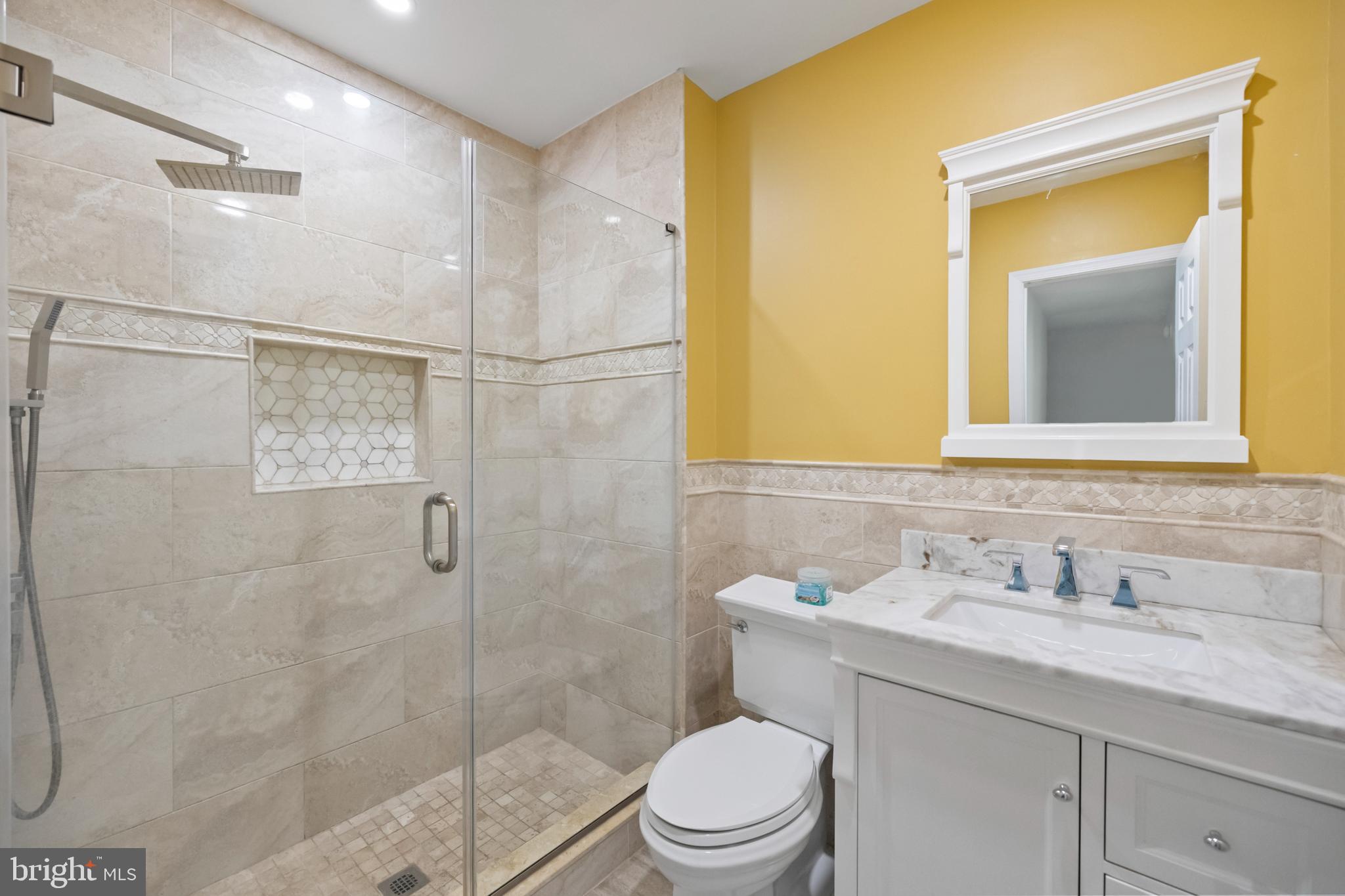 LAFAYETTE VILLAGE - Residential