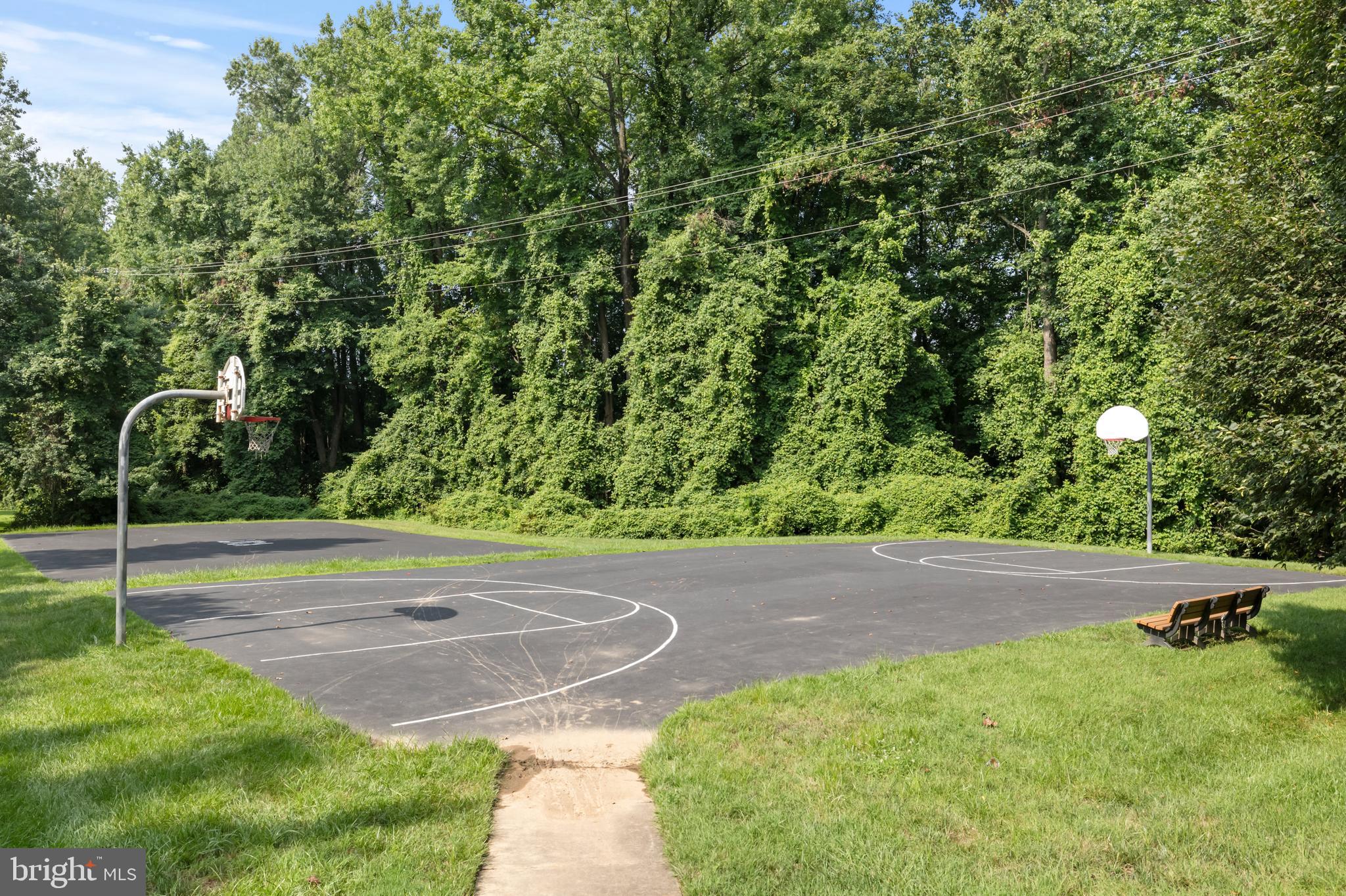 LAFAYETTE VILLAGE - Residential