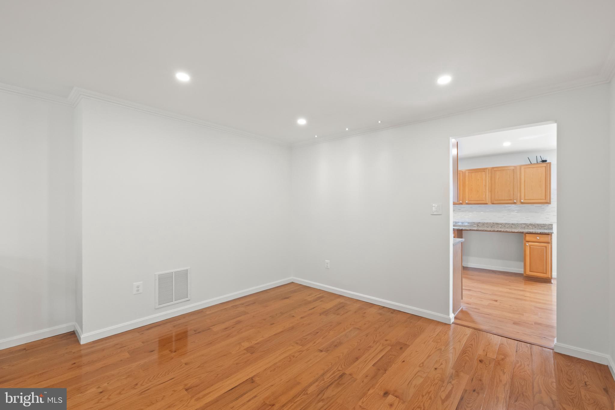 LAFAYETTE VILLAGE - Residential