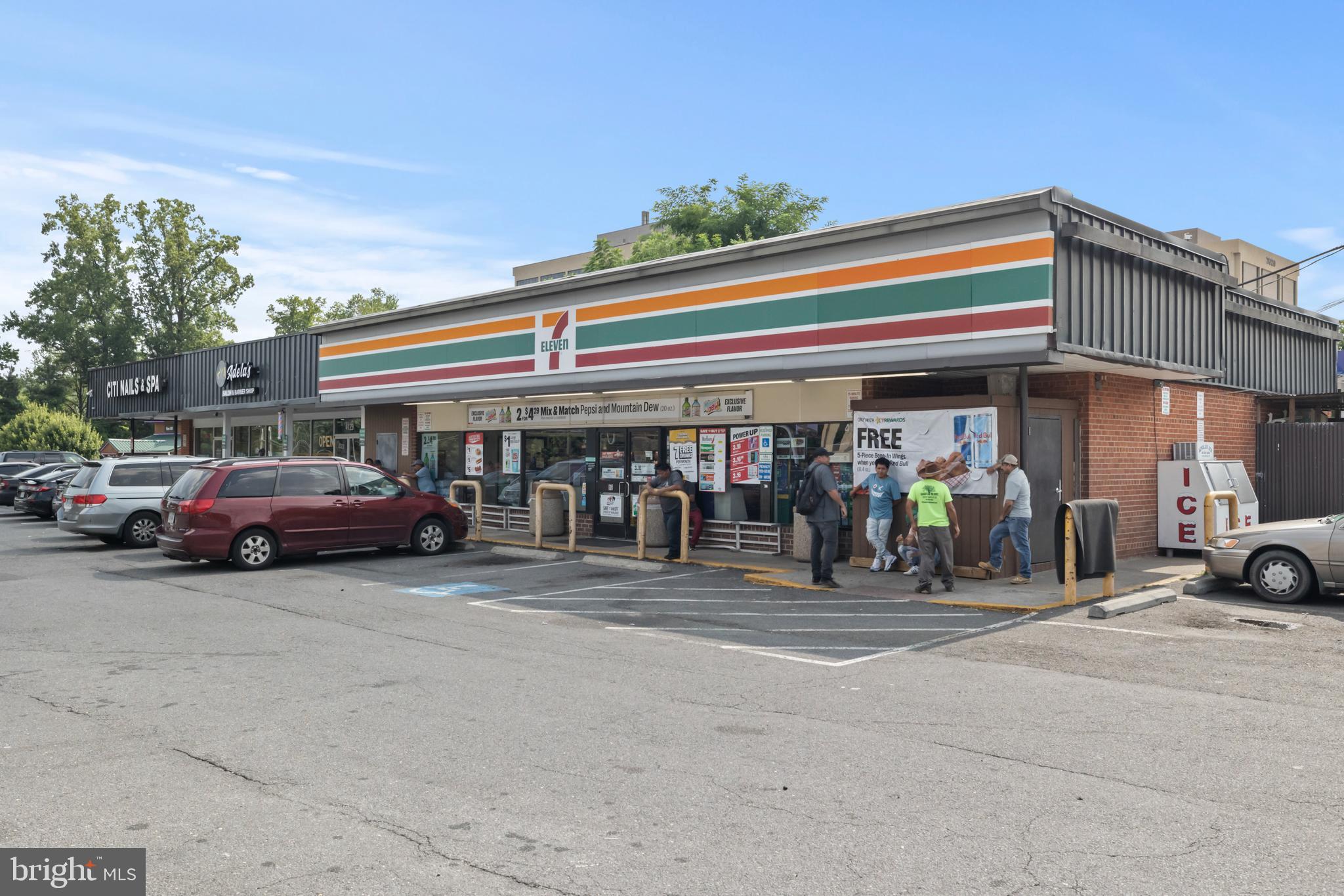 LAFAYETTE VILLAGE - Residential