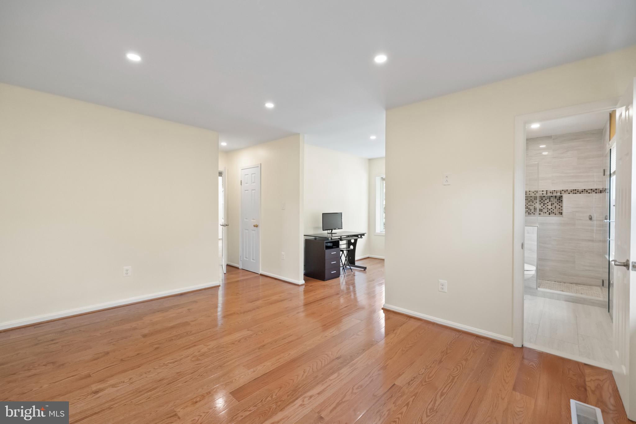 LAFAYETTE VILLAGE - Residential