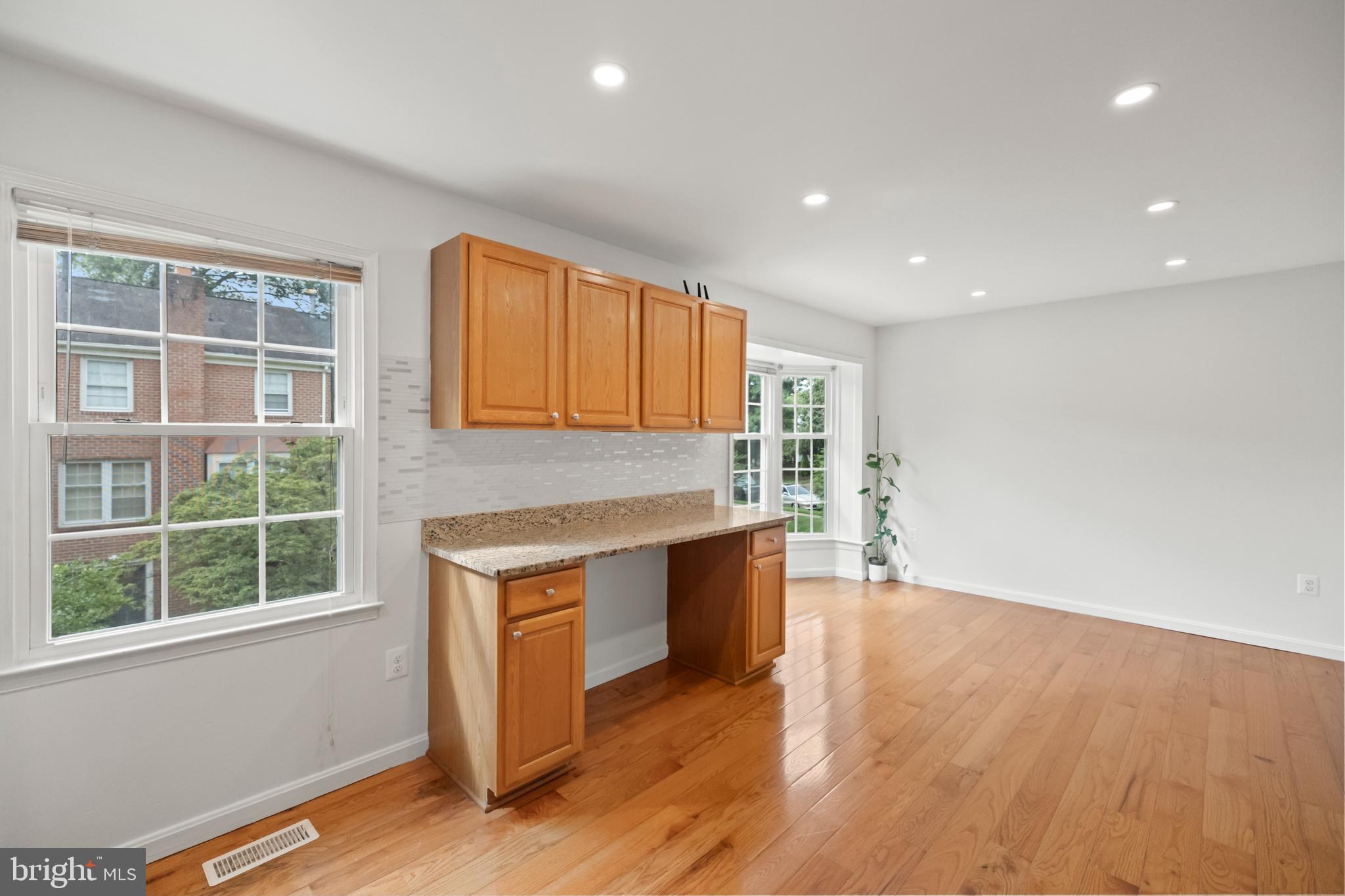 LAFAYETTE VILLAGE - Residential